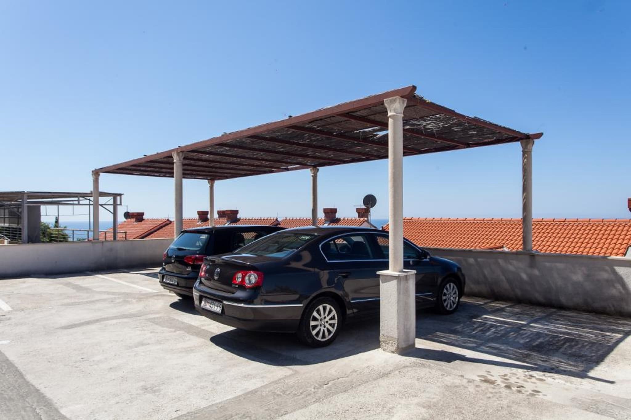 Guest House Kono - Two-Bedroom Apartment with Balcony and Sea View - Marka Gjaje Street