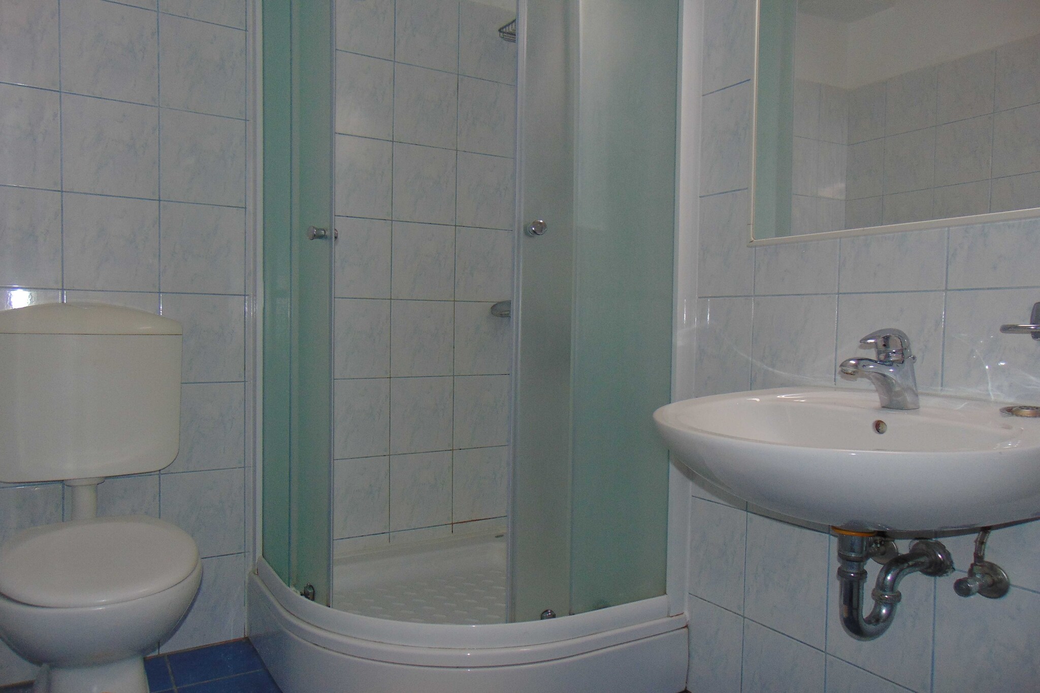 Apartments Elelu - One-Bedroom Apartment with Terrace-Badkamer