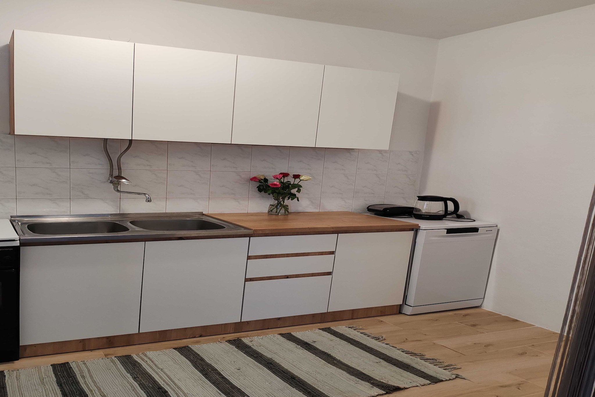 Apartment Angelina - Three Bedroom Apartment with Balcony and Sea View-Keuken