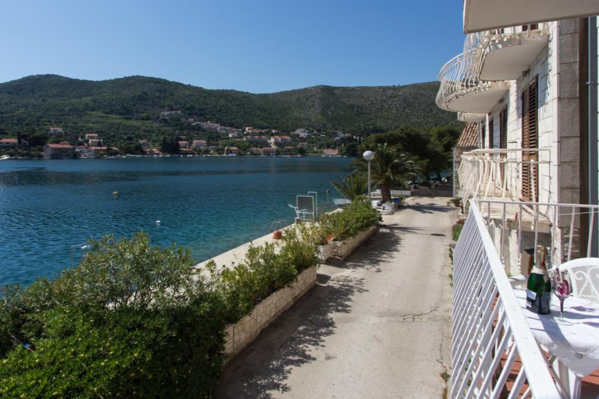 Villa Malfi - Standard Double Room with Sea View (S3)-Buitenlucht