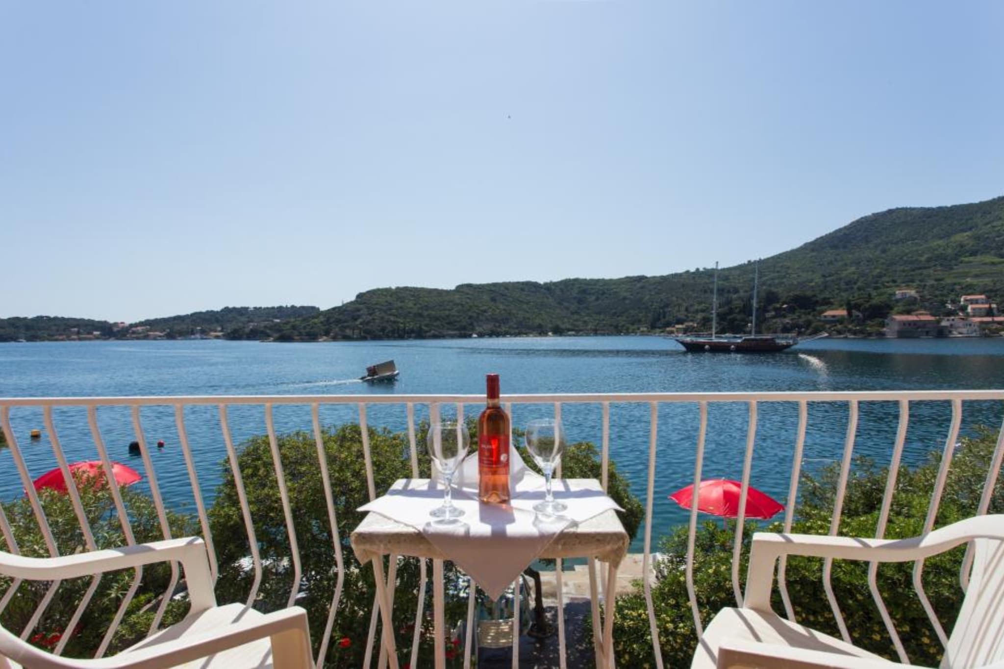Villa Malfi - Standard Double Room with Sea View (S3)-Terrasbalkon
