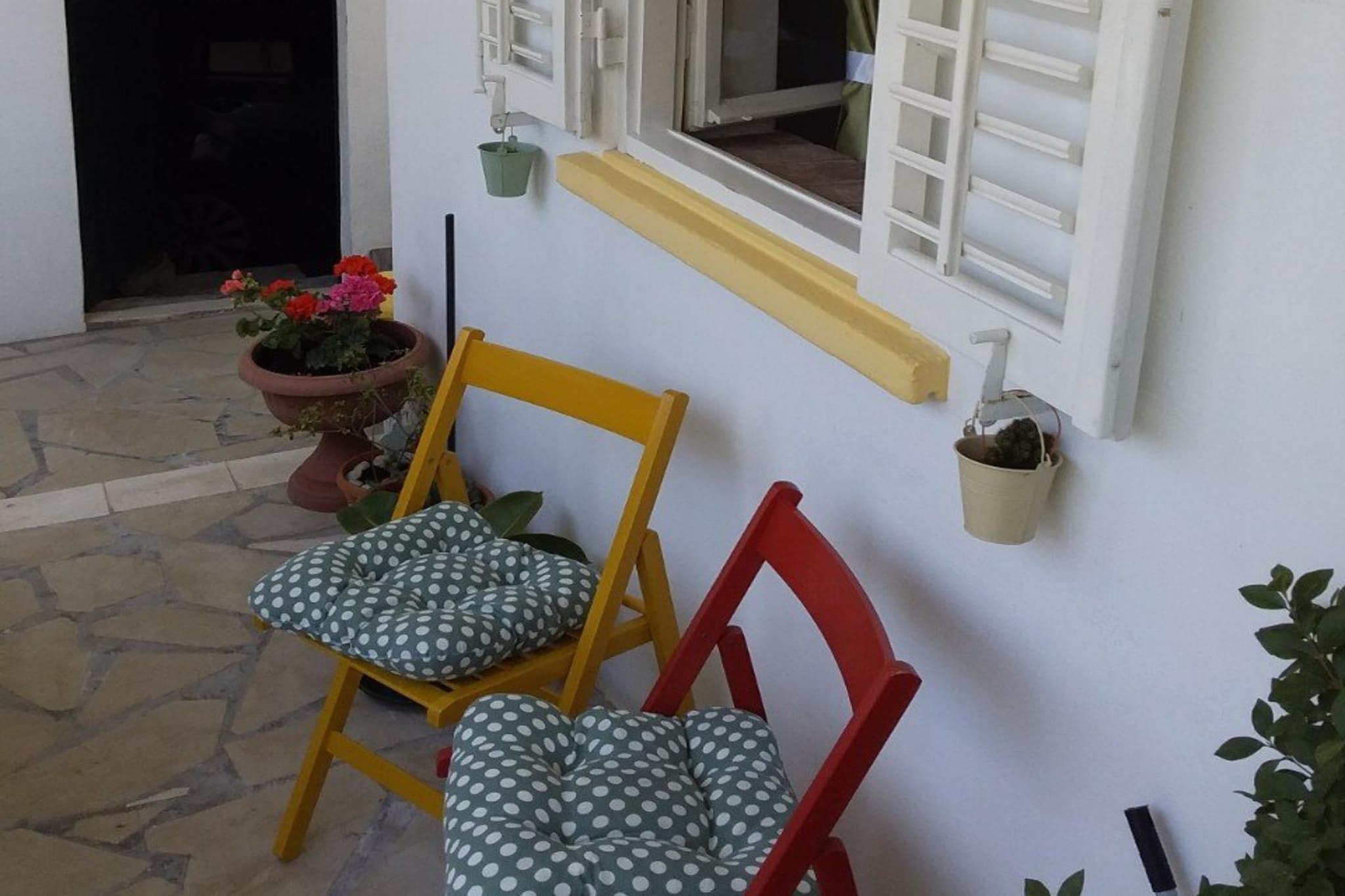 Apartment Mir - Studio Apartment with Garden View-Terrasbalkon