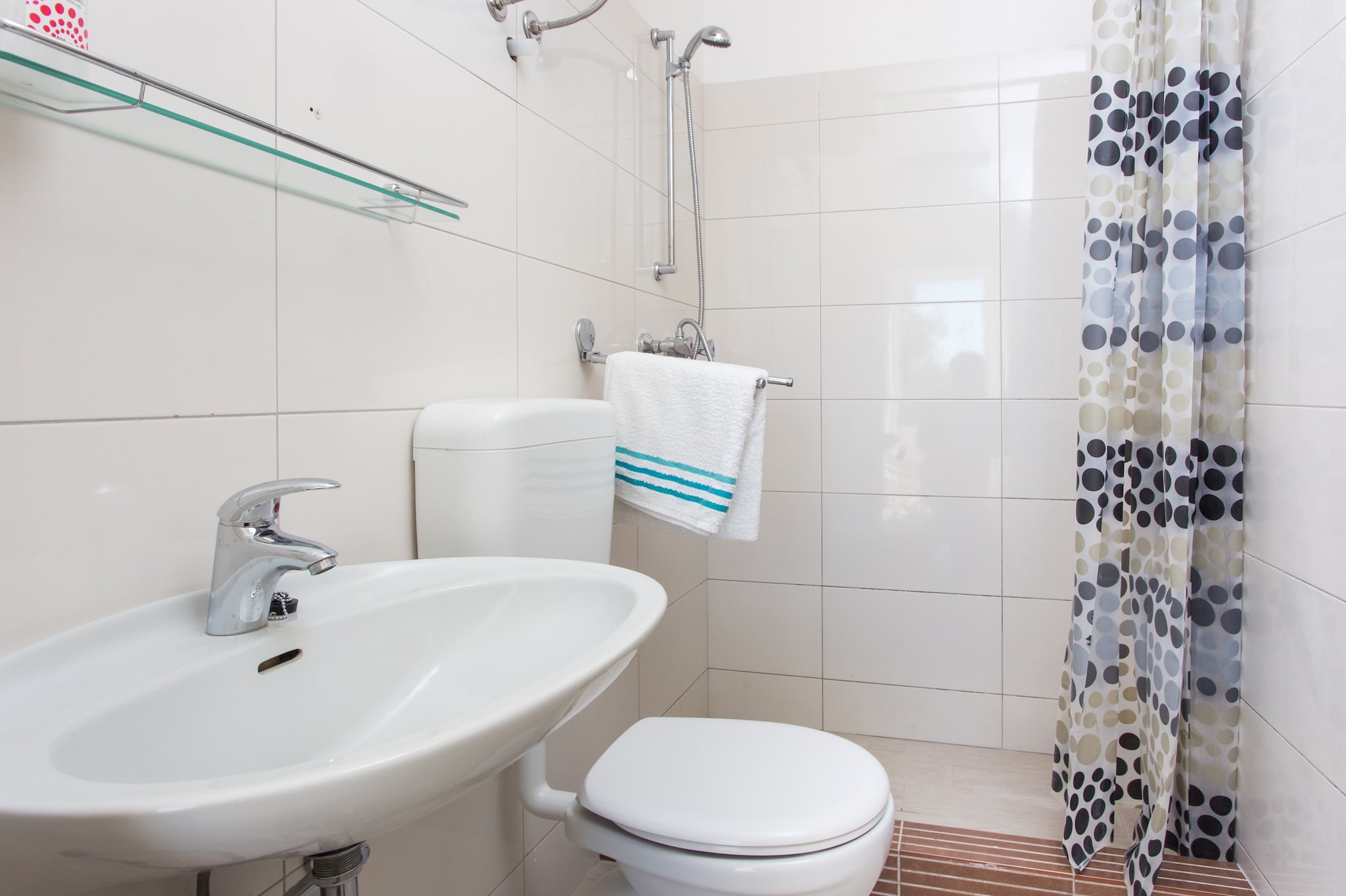 Apartments Ljubimir - One-Bedroom Apartment with Shared Terrace - Bambo-Badkamer