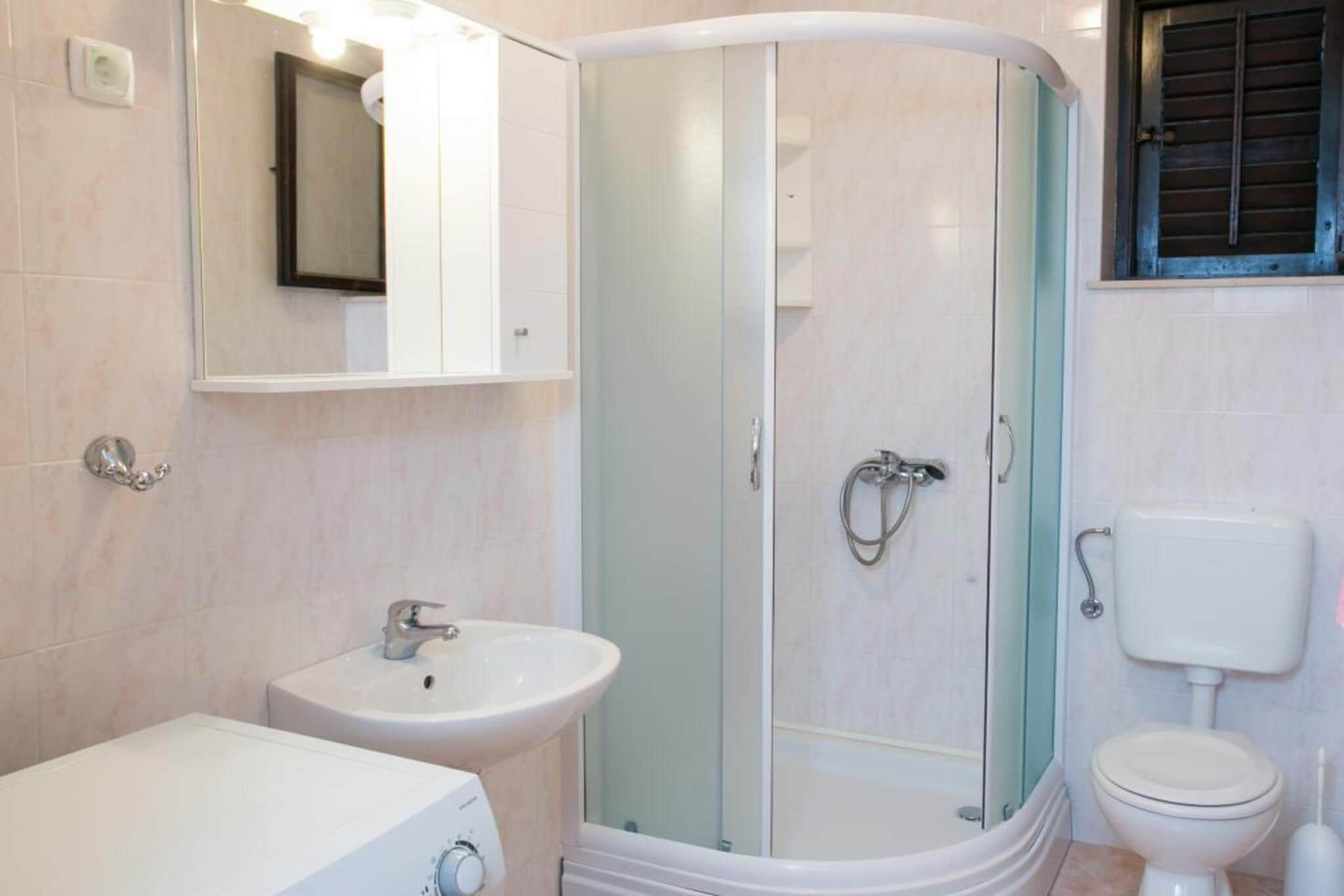 Guest House Old Town View- One Bedroom Apartment (3 Adults)-Badkamer