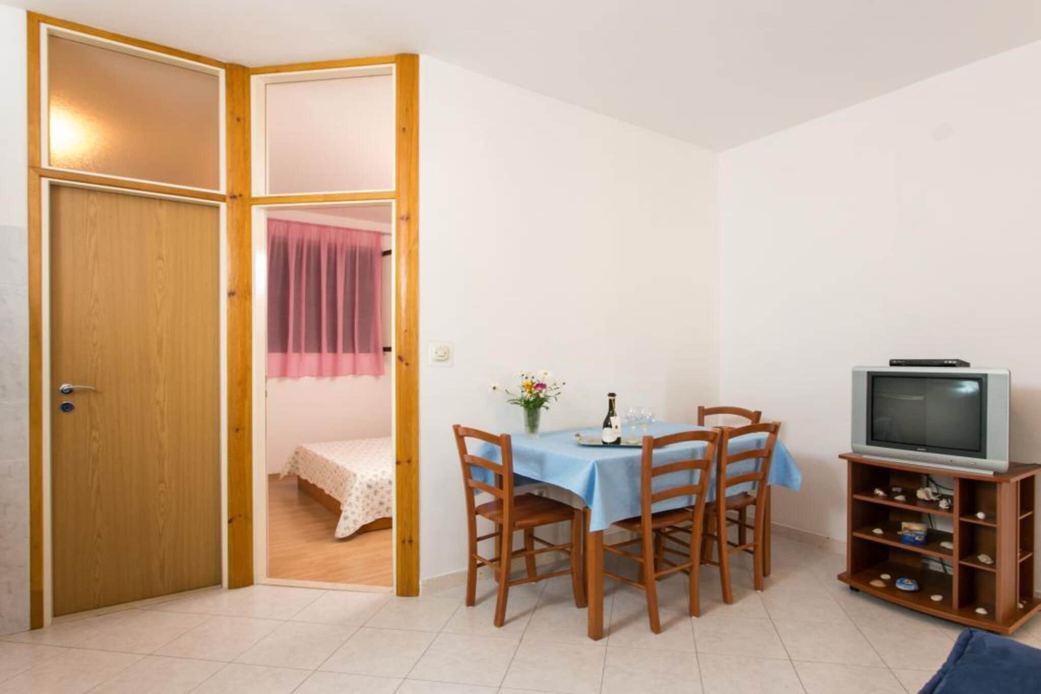 Guest House Old Town View- One Bedroom Apartment (3 Adults)-Woonkamer