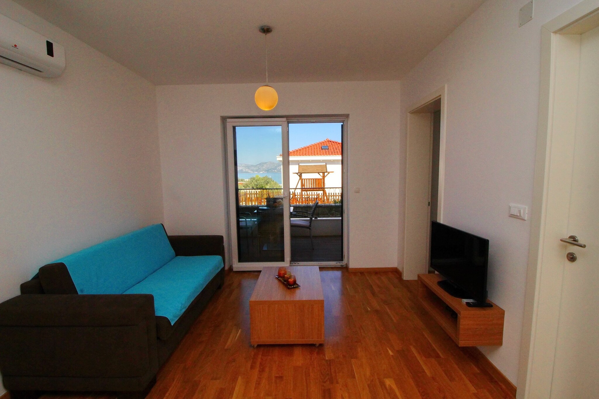 Fancy Apartments Kula in Drače, Dubrovnik-Neretva County, Croatia, offers modern, well-equipped accommodations featuring free Wi-Fi, air conditioning, and a fully equipped kitchen. Guests can enjoy in private balconies or terraces. Located in the charming coastal village of Drače, it provides easy access to local beaches, restaurants, and attractions, making it ideal for couples, families, and groups seeking a comfortable and scenic stay on the Pelješac Peninsula.
Note:
*****Please note that a city tax of €1.50 per person, per night is not included in the price and is payable directly at the accommodation. The tax is reduced by half for children aged 12-18, and there is no tax for children under 12*****
Private parking is available, reservation is not required.
Baggage drop-off is available before check-in.
Baby cot is available on request.
This one-bedroom apartment can accommodate up to four guests. It features an SAT/flat-screen TV and is combined with a living room seating area, sofa, and kitchen. The private bathroom is equipped with a shower and toilet.
Thanks to its excellent location, everything you'll need for your vacation is just a short walk away from the property. Grocery stores, cafes, restaurants—everything is within a 500 m radius. The beach is 100 m away from the property.
The nearest airport is Brac Airport, 74 km from Apartments Kula. Dubrovnik Airport is only 97 km from the property.