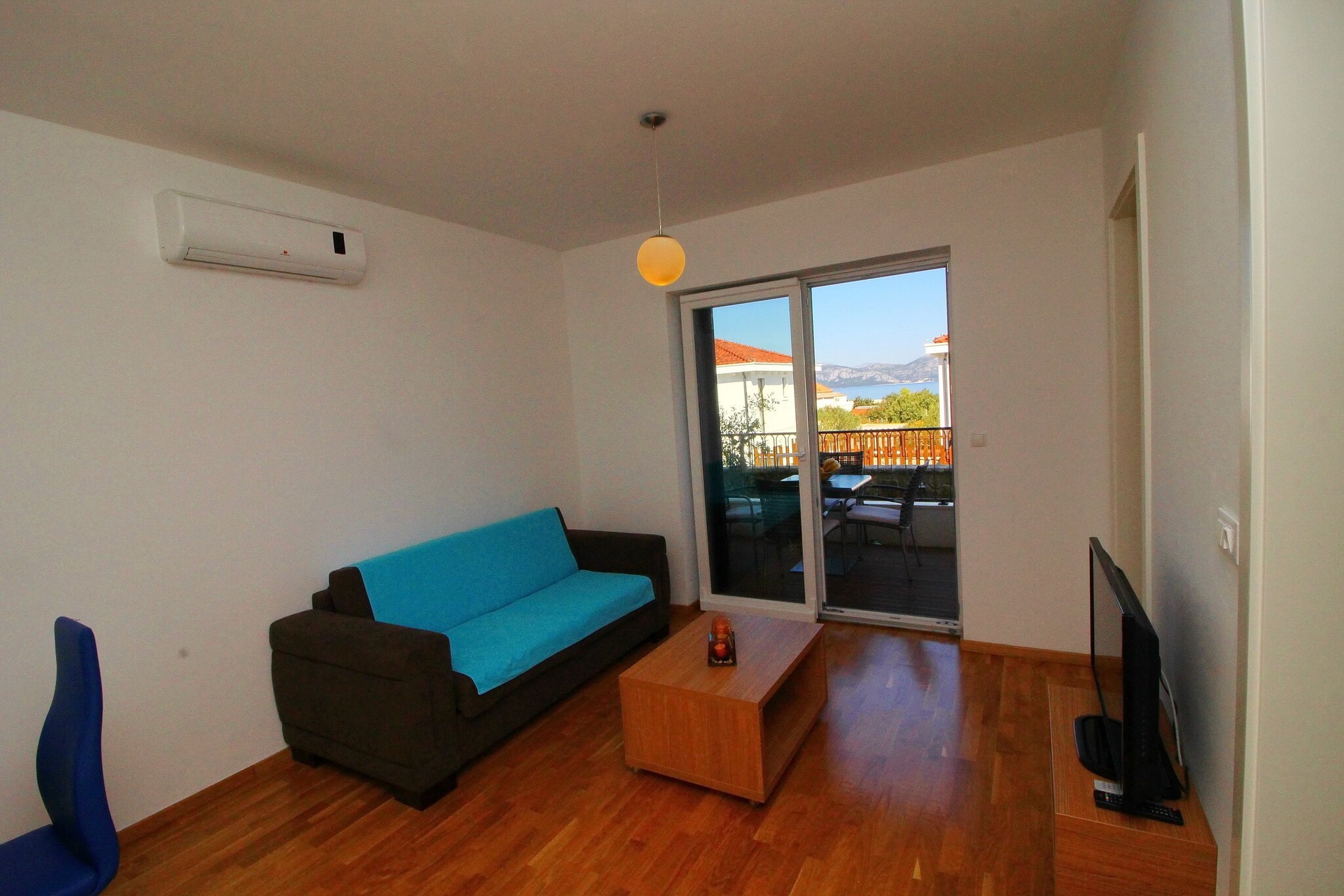 Apartments Kula - One-Bedroom Apartment with Terrace and Sea View-B2
