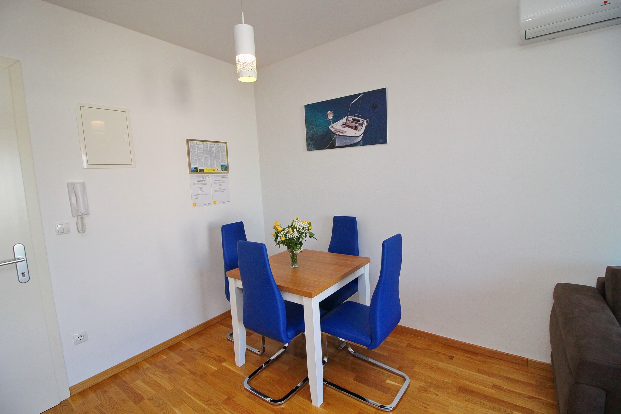 Apartments Kula - One-Bedroom Apartment with Terrace and Sea View-B2