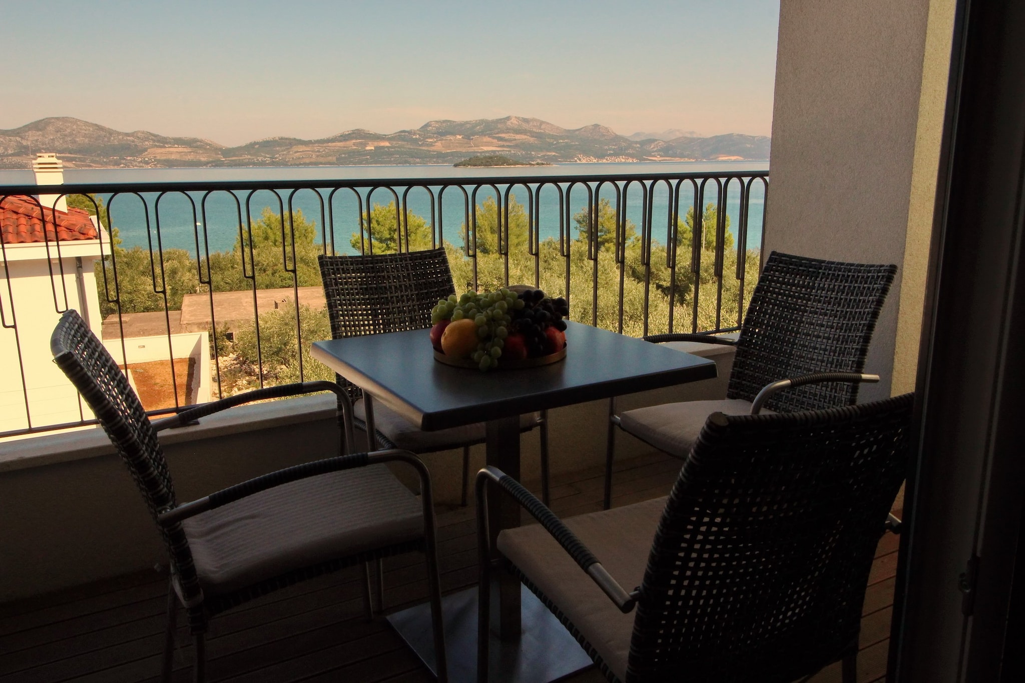Apartments Kula - Comfort One Bedroom Apartment with Balcony and Sea View-B3