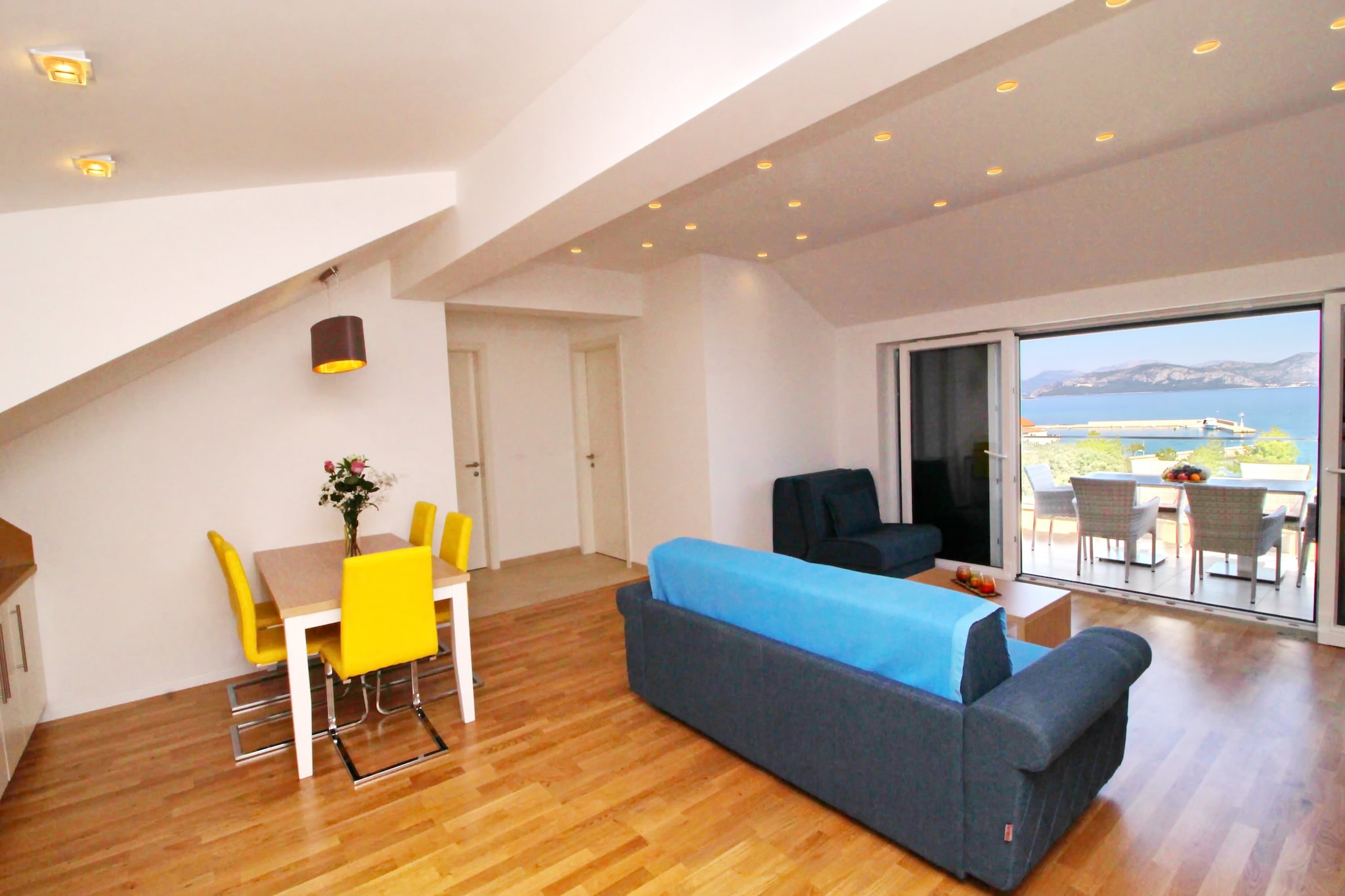Apartments Kula - Three Bedroom Apartment with Terrace and Sea View C5