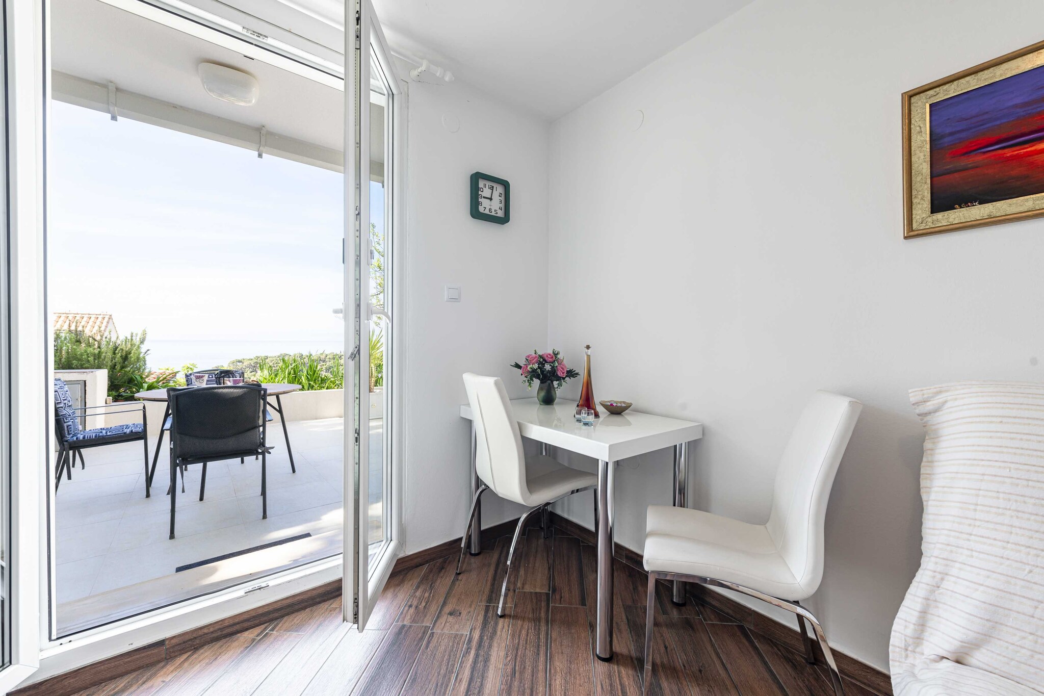 Apartments Noa - One Bedroom Apartment with Terrace and Sea View-Woonkamer