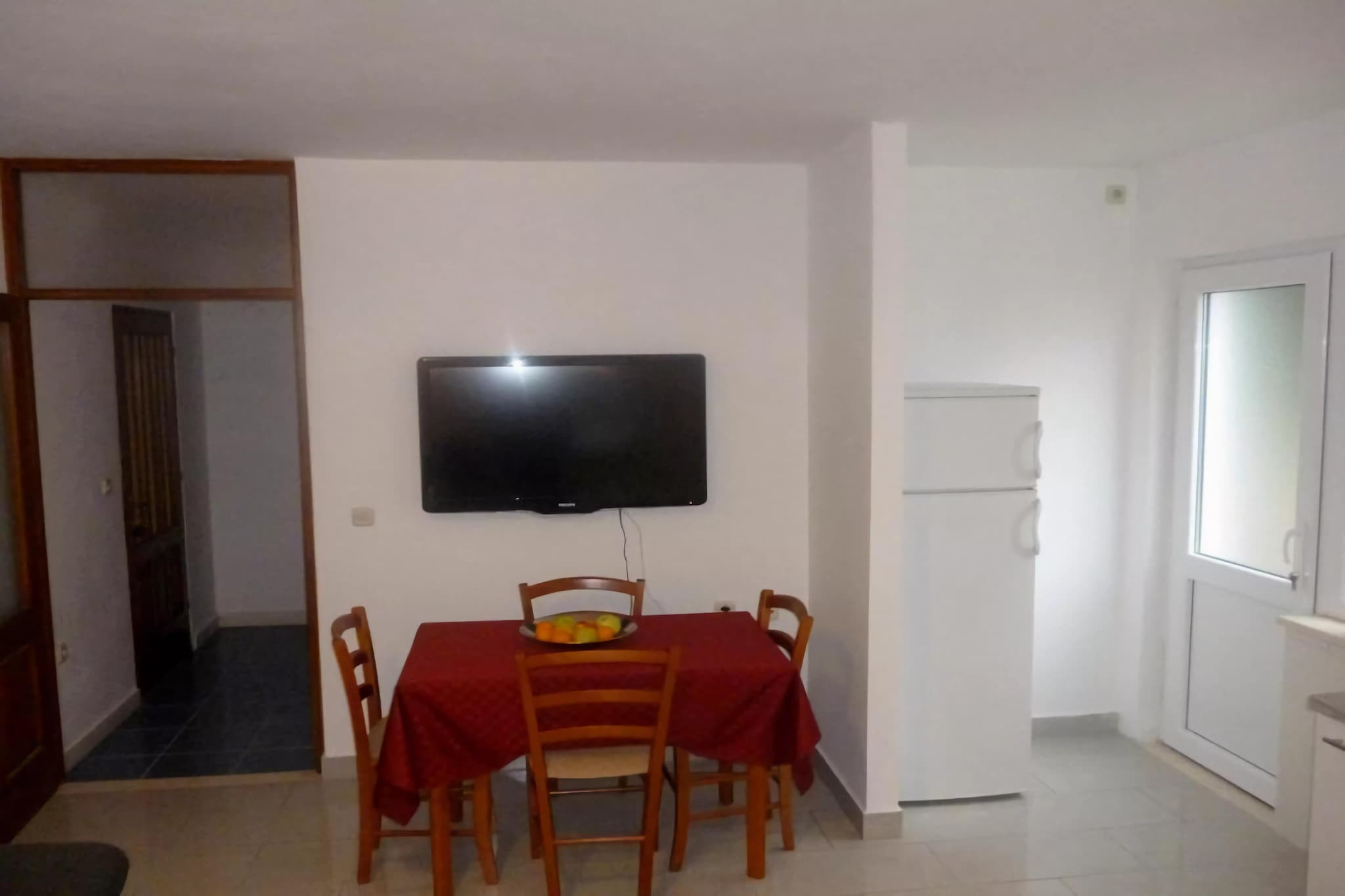 Apartment Mate - Two Bedroom Apartment with Terrace