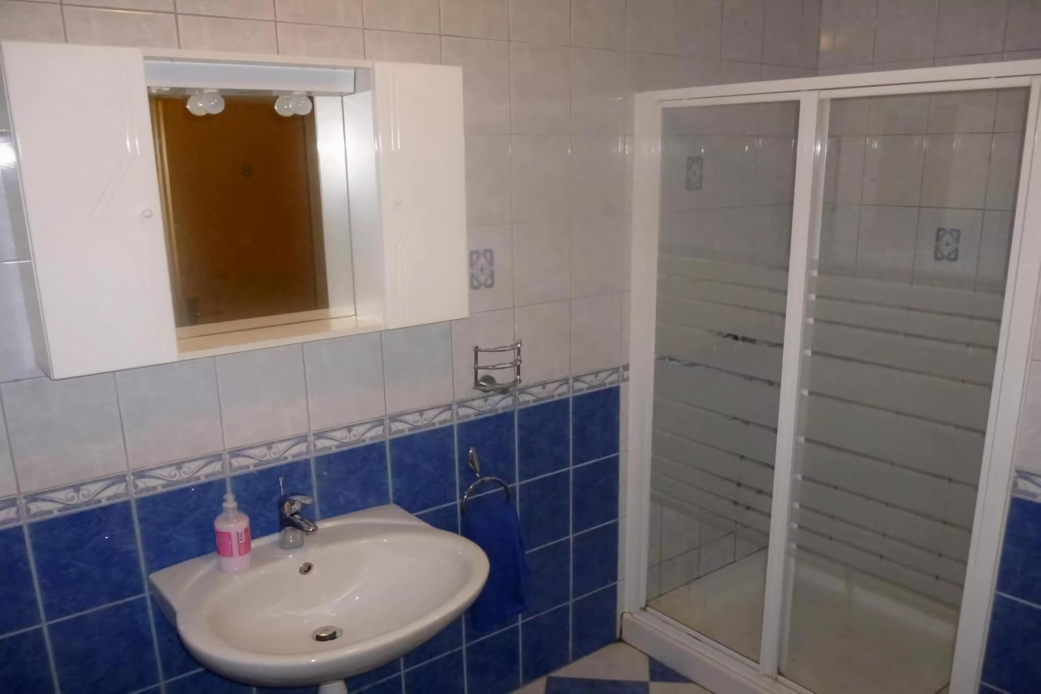 Apartment Mate - Two Bedroom Apartment with Terrace