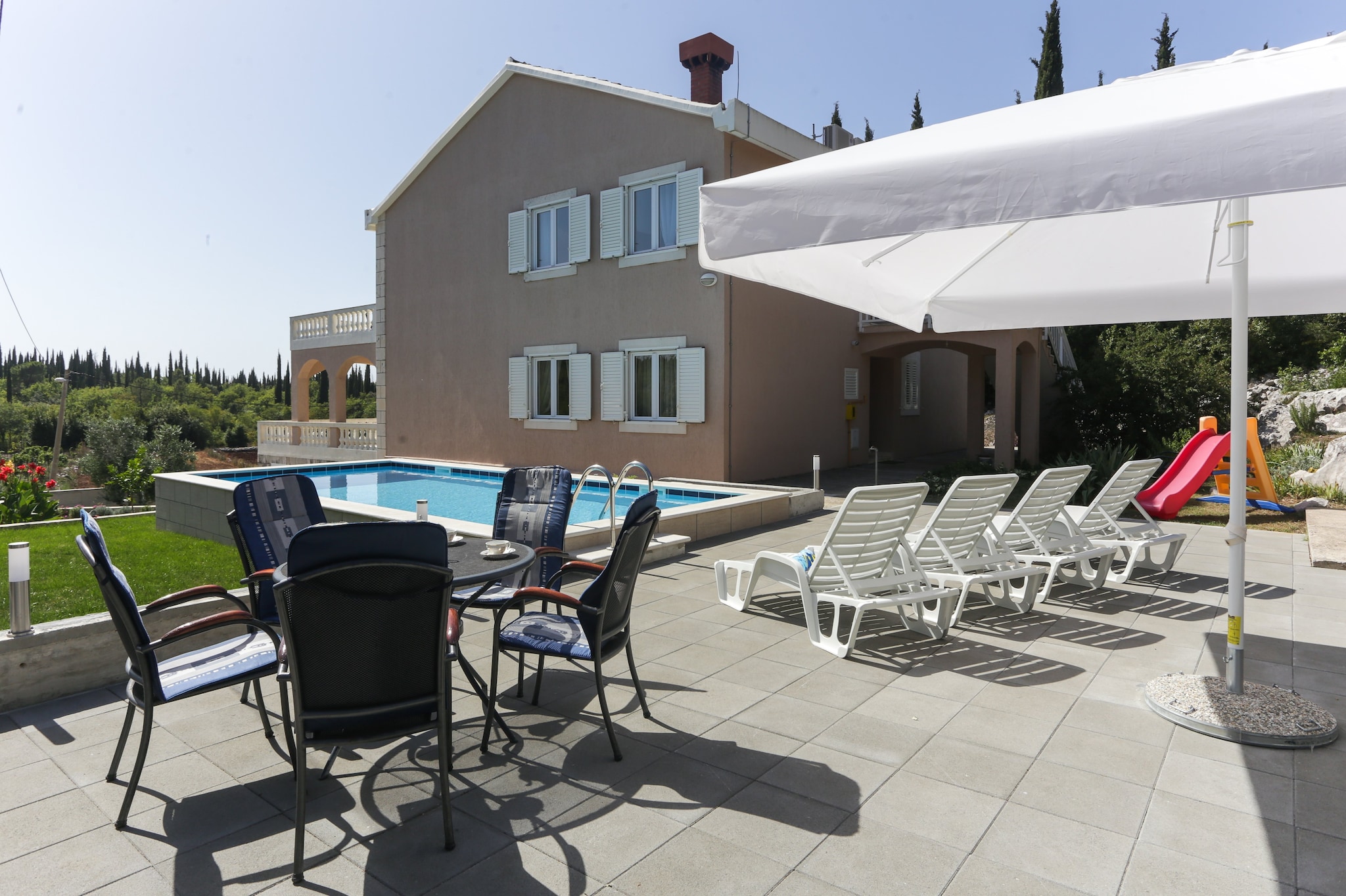 Apartments Villa Harmonia - Comfort One-Bedroom Apartment with Balcony and Shared Pool-Buitenlucht