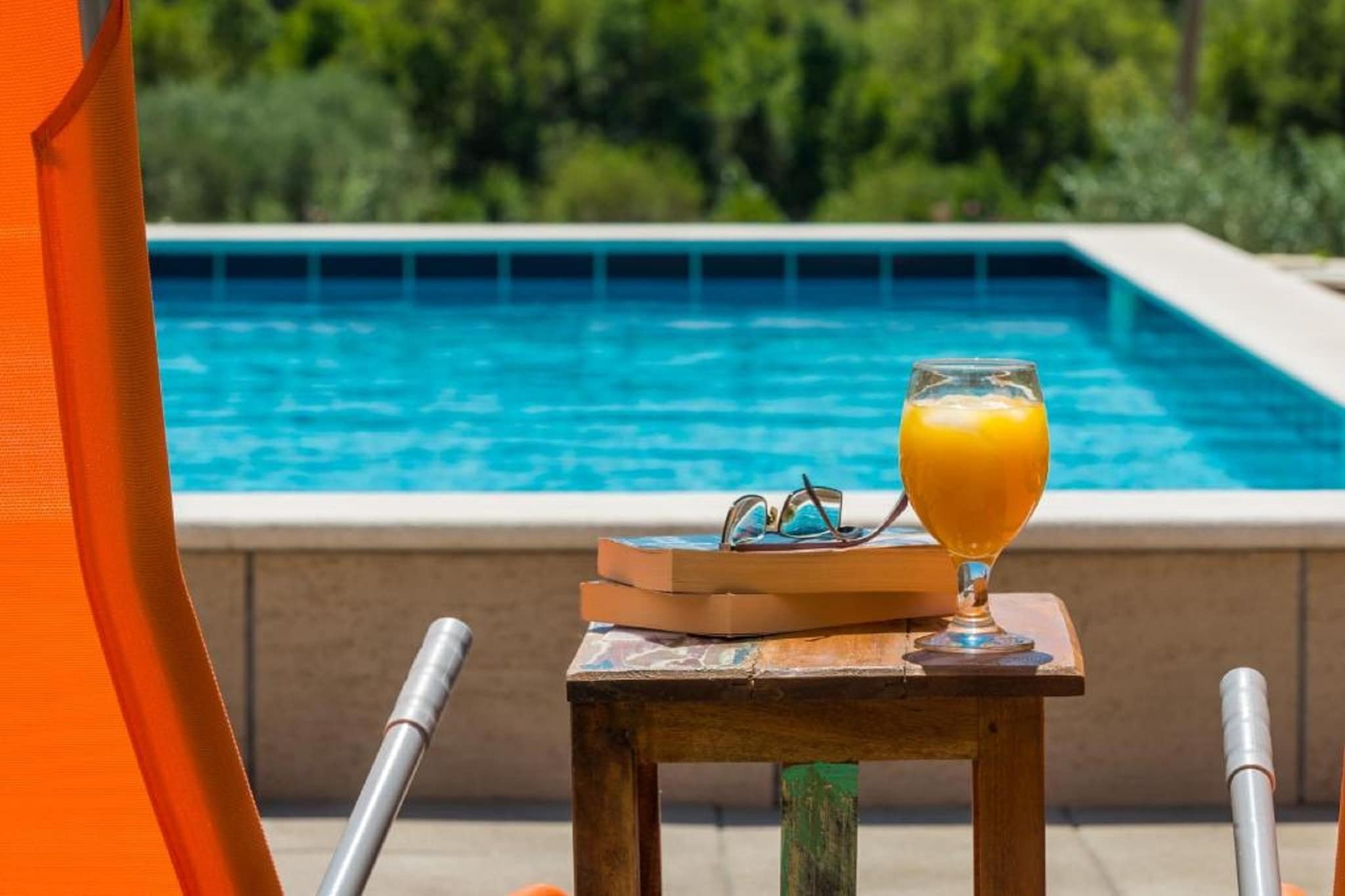 Apartments Villa Harmonia - Comfort One-Bedroom Apartment with Balcony and Shared Pool-Zwembad