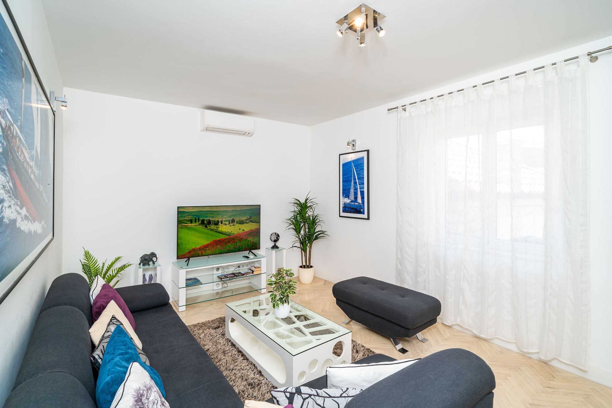 Holiday Home King is situated in the heart of modern Dubrovnik. It is ideally placed as it is only a 20 min walk away from both the historic Old City and downtown Dubrovnik.
Luggage storage before check in and after check out is available, so that you can explore the area a bit more before departure.
Parking is free and available on site.

This four bedroom holiday home is a perfect place for a relaxing holiday that can accommodate eight people. 
It features free Wi-Fi, air-conditioning and LCD cable TV. Kitchen is fully equipped and comes with dining table. Living room includes sofa. Property has three bathrooms, two with  shower cabins and a bathtub. Guests can enjoy spacious furnished terrace overlooking the city.

BBQ facilities are at guests disposal.

This part of town is very popular because everything you may need is near the accommodation and guests can reach Old Town in less then 10 minute drive or 20 minute walk. 
Grocery store, bus station, restaurants, bars and cafes can be found in 300 meters range, as well as bakeries and ATM's. 
Nearest beach is 10 minutes walk from the apartment.

Dubrovnik bus station and ferry port, connecting the mainland with various Dalmatian islands, are less than 10 minute ride from the apartment while Dubrovnik Airport is 21 km away.