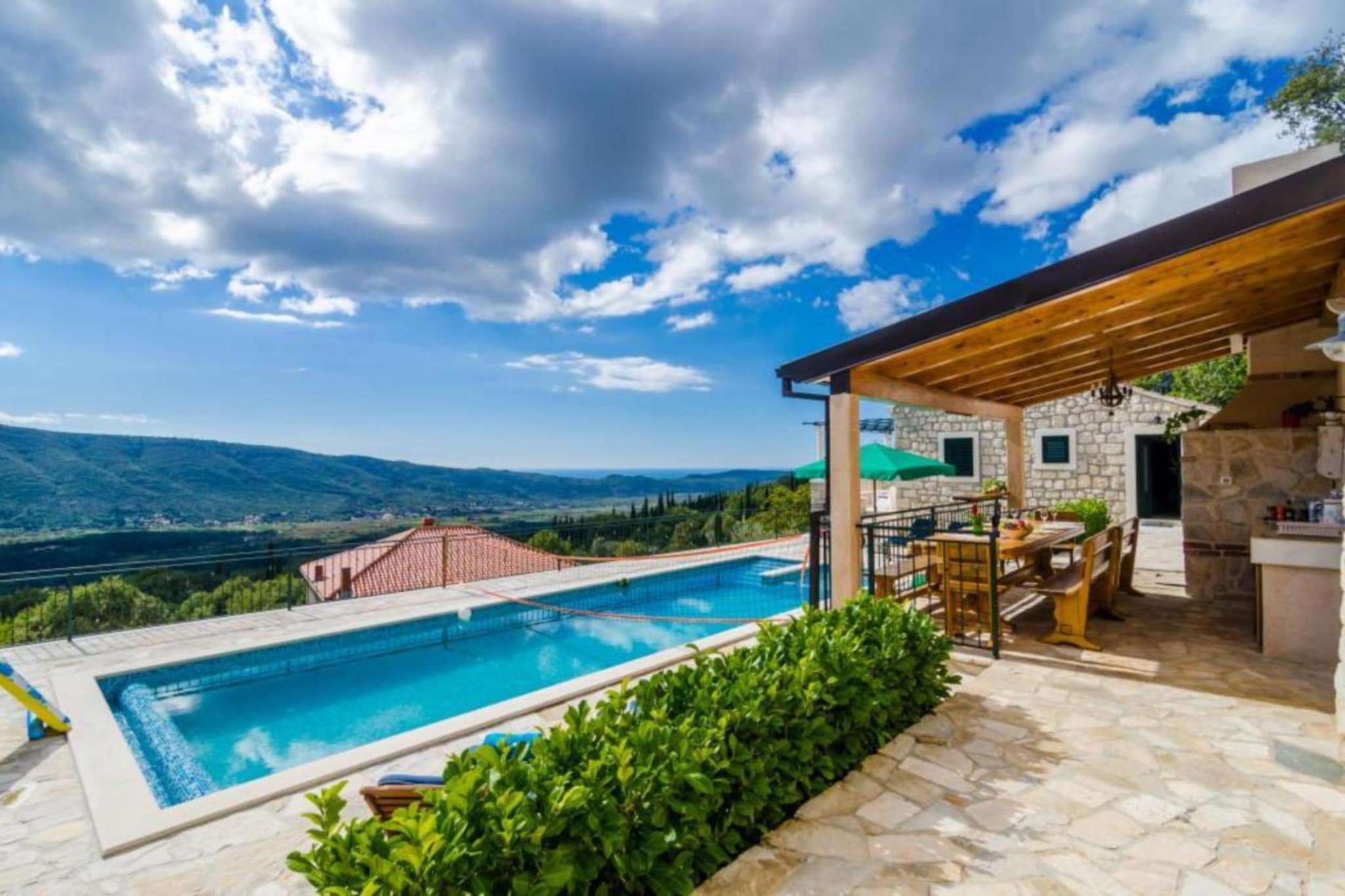 Villa Falcon Rook - Four-Bedroom Villa with Terrace and Swimming Pool-Zwembad