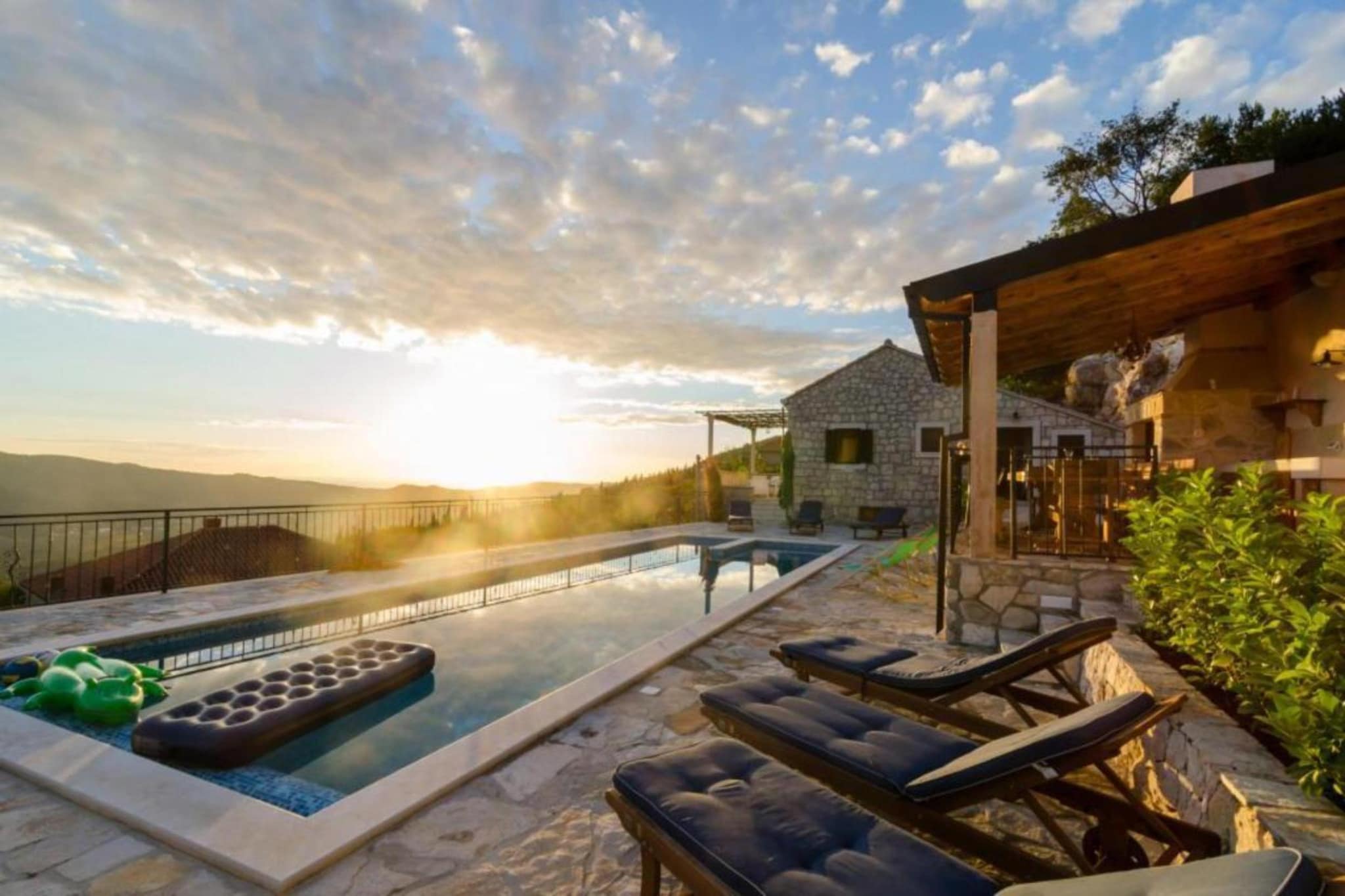 Villa Falcon Rook - Four-Bedroom Villa with Terrace and Swimming Pool-Wellness