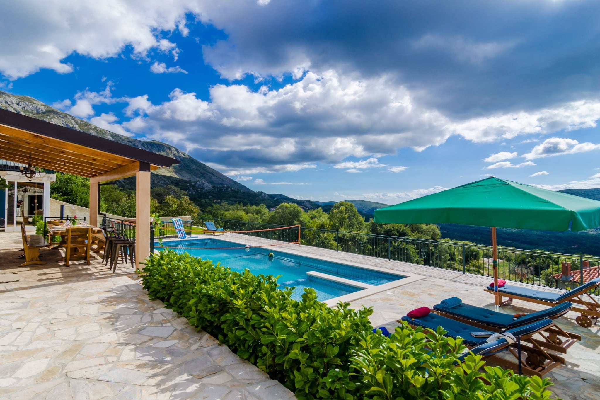 Villa Falcon Rook - Four-Bedroom Villa with Terrace and Swimming Pool-Zwembad