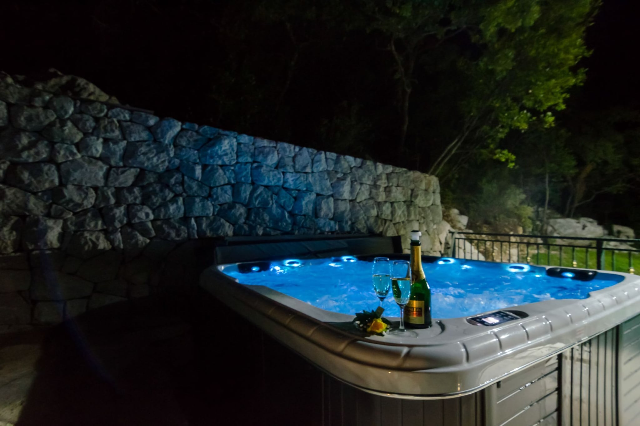 Villa Falcon Rook - Four-Bedroom Villa with Terrace and Swimming Pool-Spa