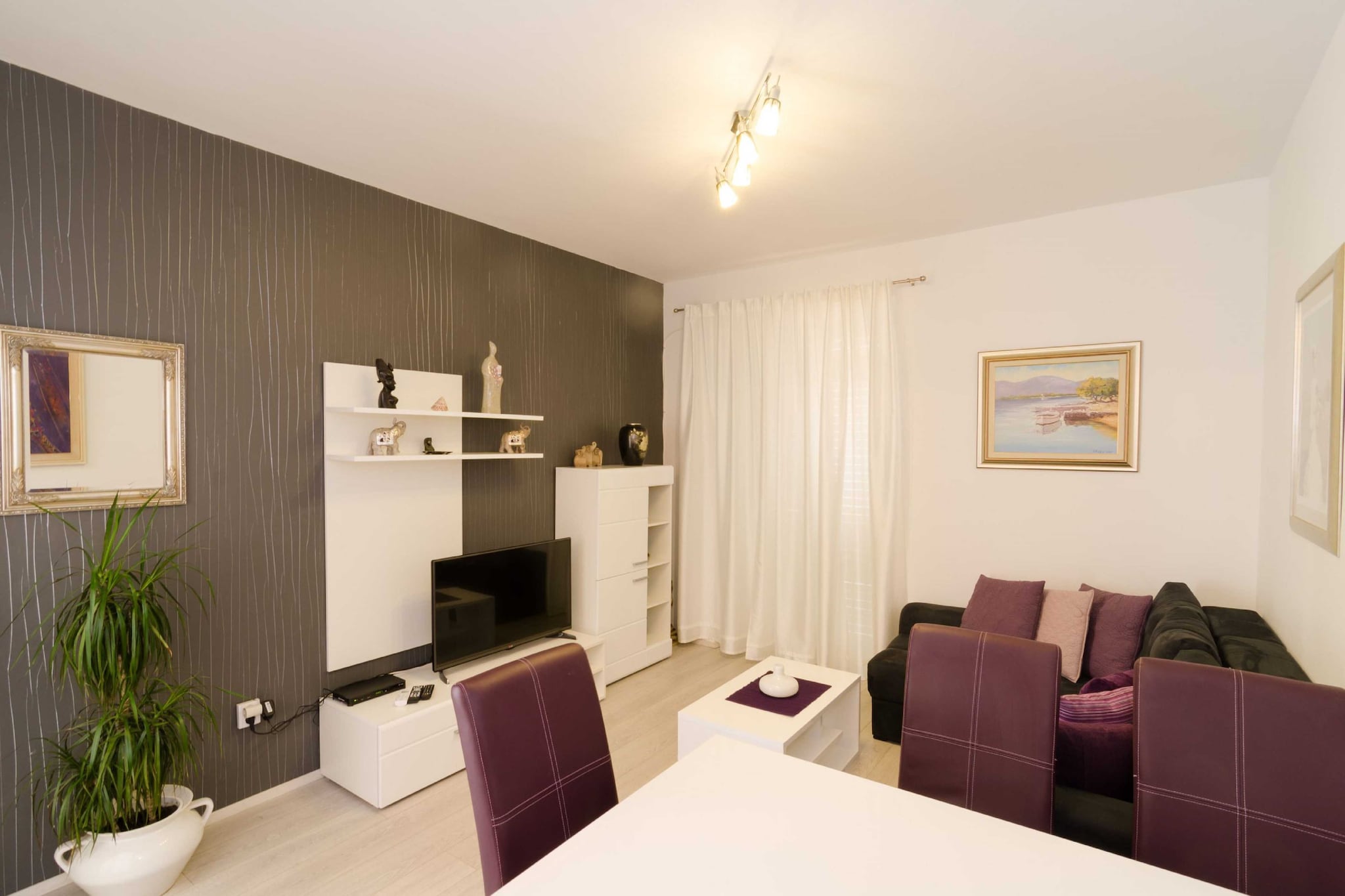 Apartment with terrace and sea view