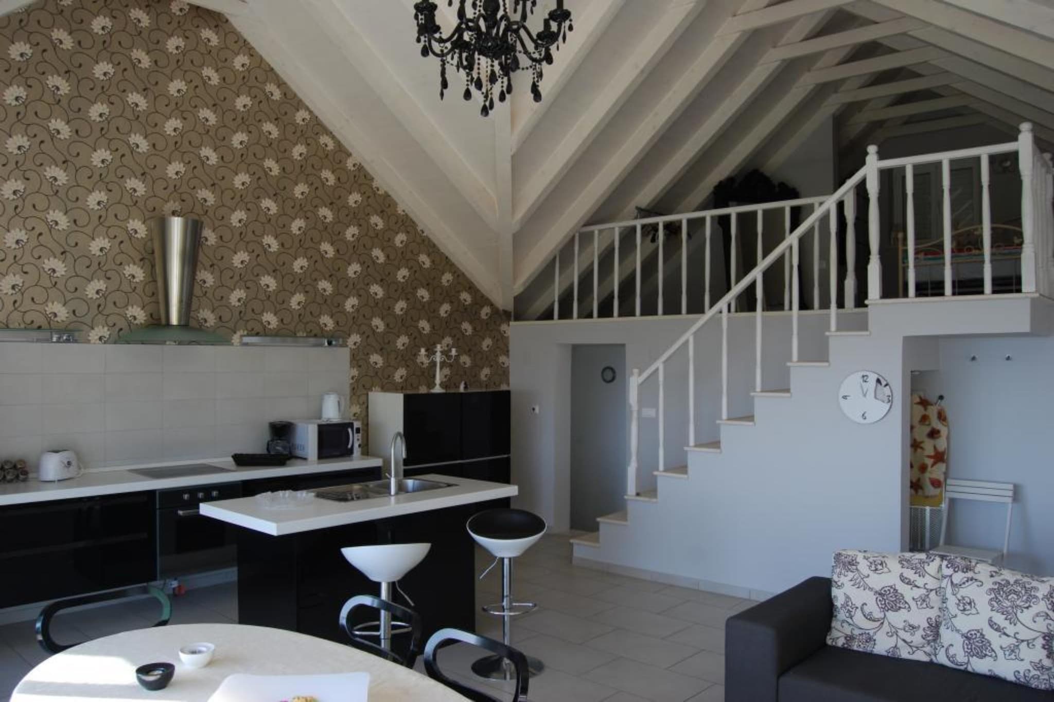 Villa Tony - Five Bedroom Villa with Terrace, Swimming Pool and Sea View-Woonkamer