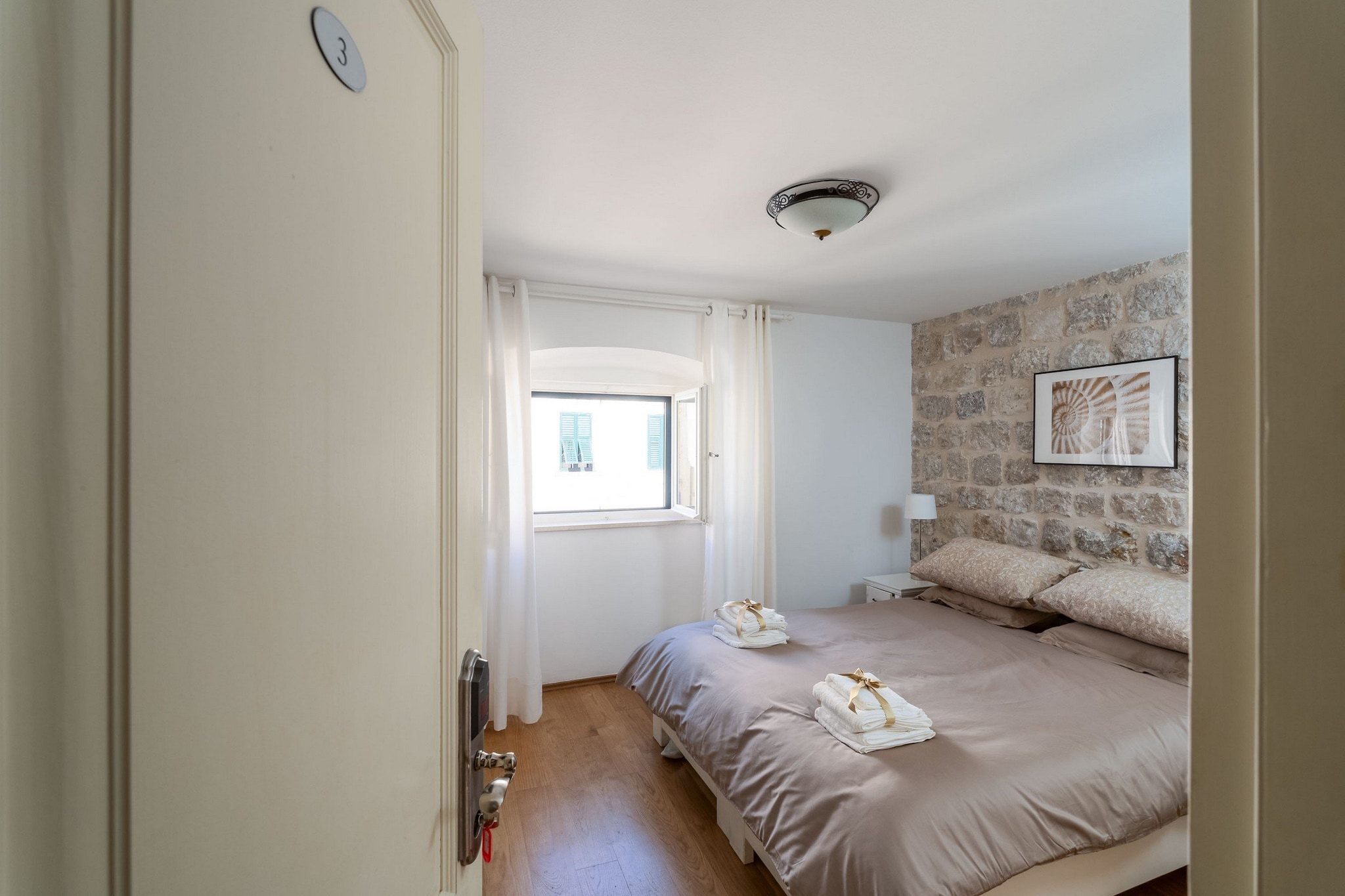 Guest House Lumin - Twin Room with City View (Third Floor) (BR3)-Chambre