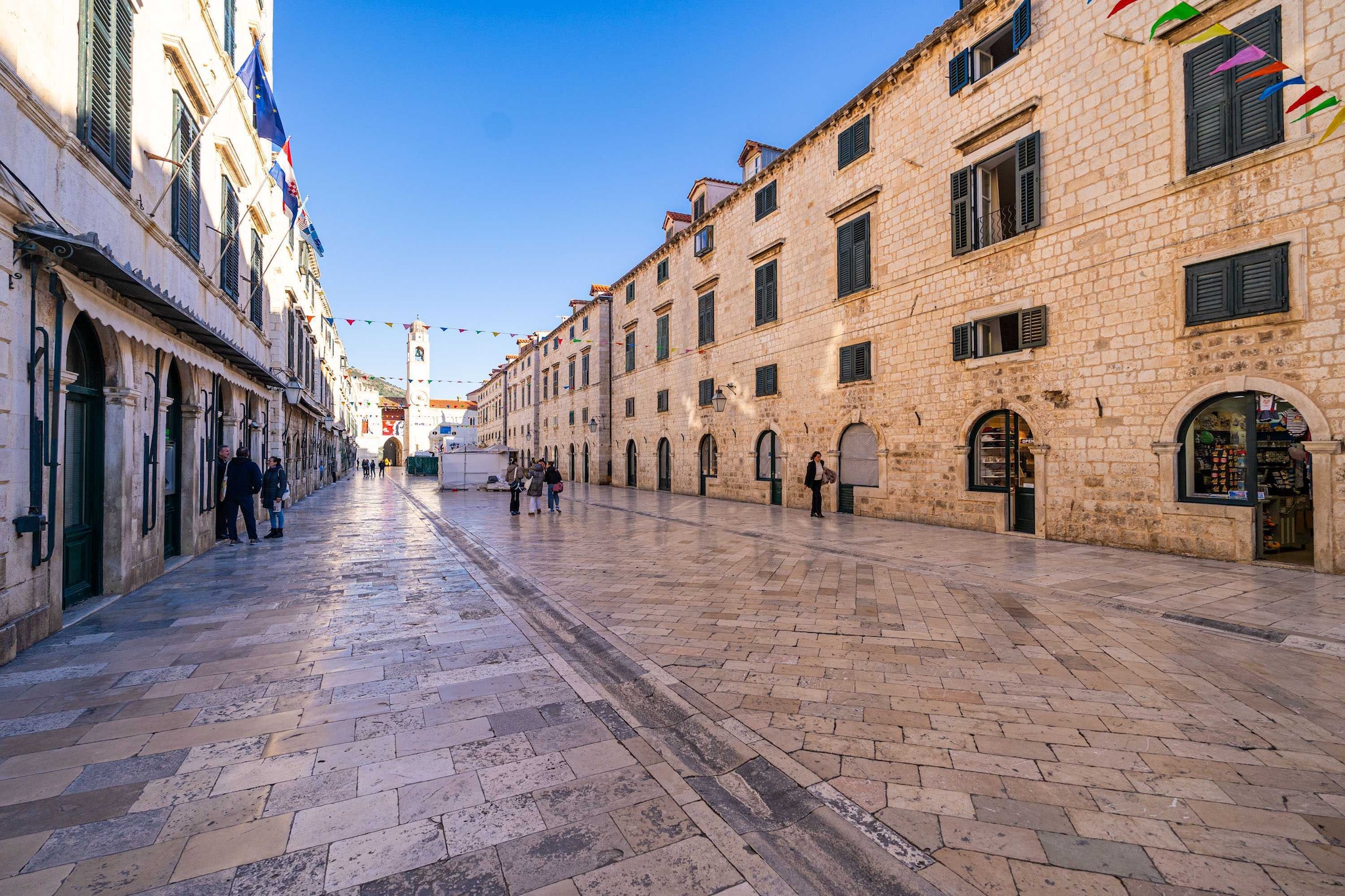 Guest House Lumin - Twin Room with City View (Third Floor) (BR3)-Ambiance