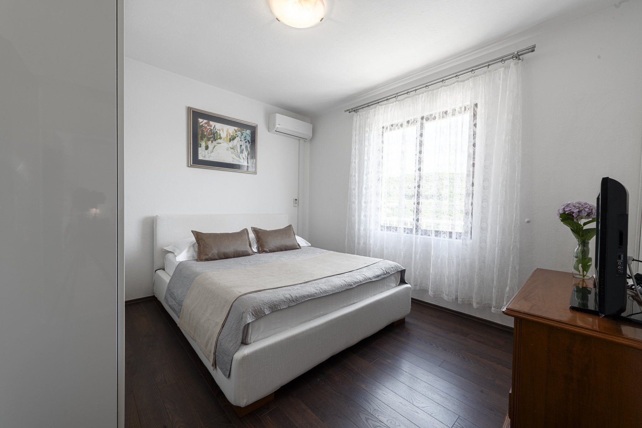 Guest House Rooms Rose - Romantic Double Room with Balcony and Sea View (No.1)-Slaapkamer