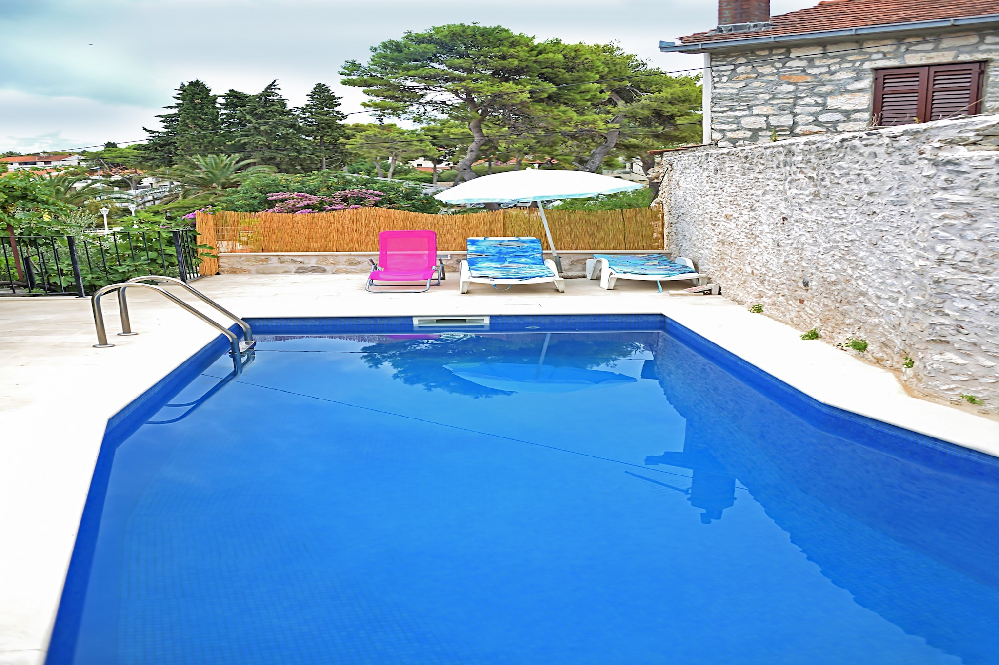 Apartments Villa Nada Sutivan- Two Bedroom Apartment With Balcony (B)-Zwembad