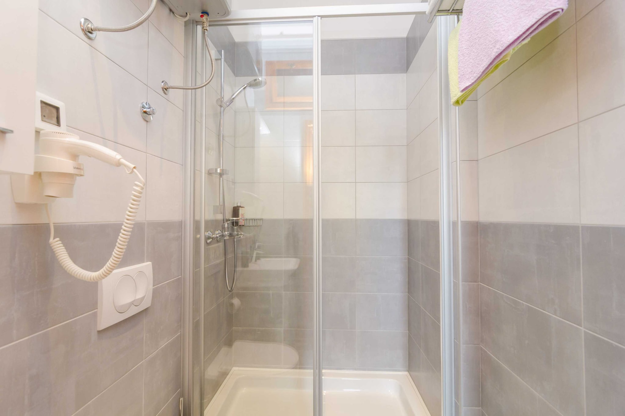 Rooms Lovrijenac -Twin or Double Room with Sea View (3)-Badkamer
