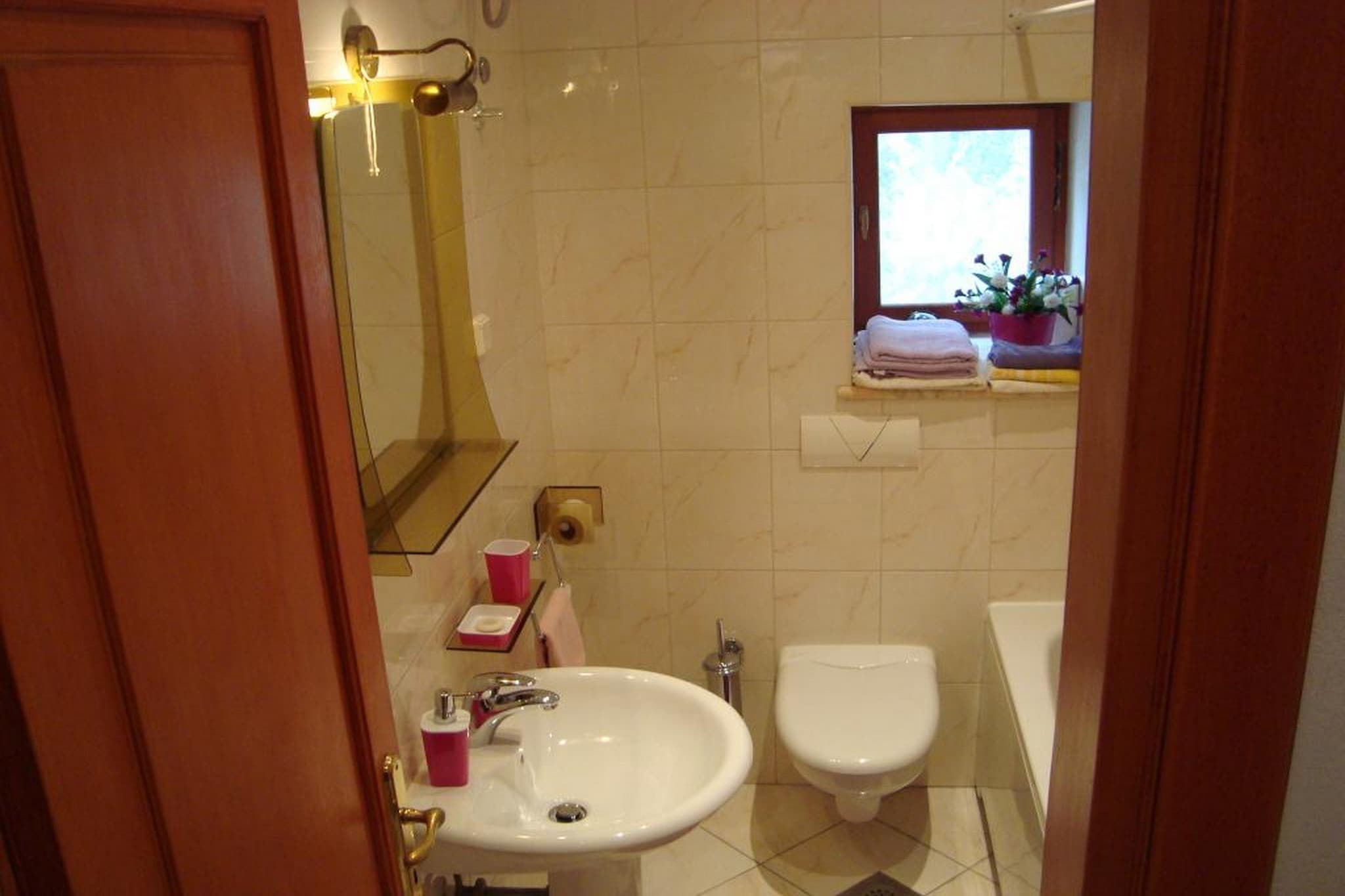 Rooms Lovrijenac - Double Room with Sea View(1)-Badkamer