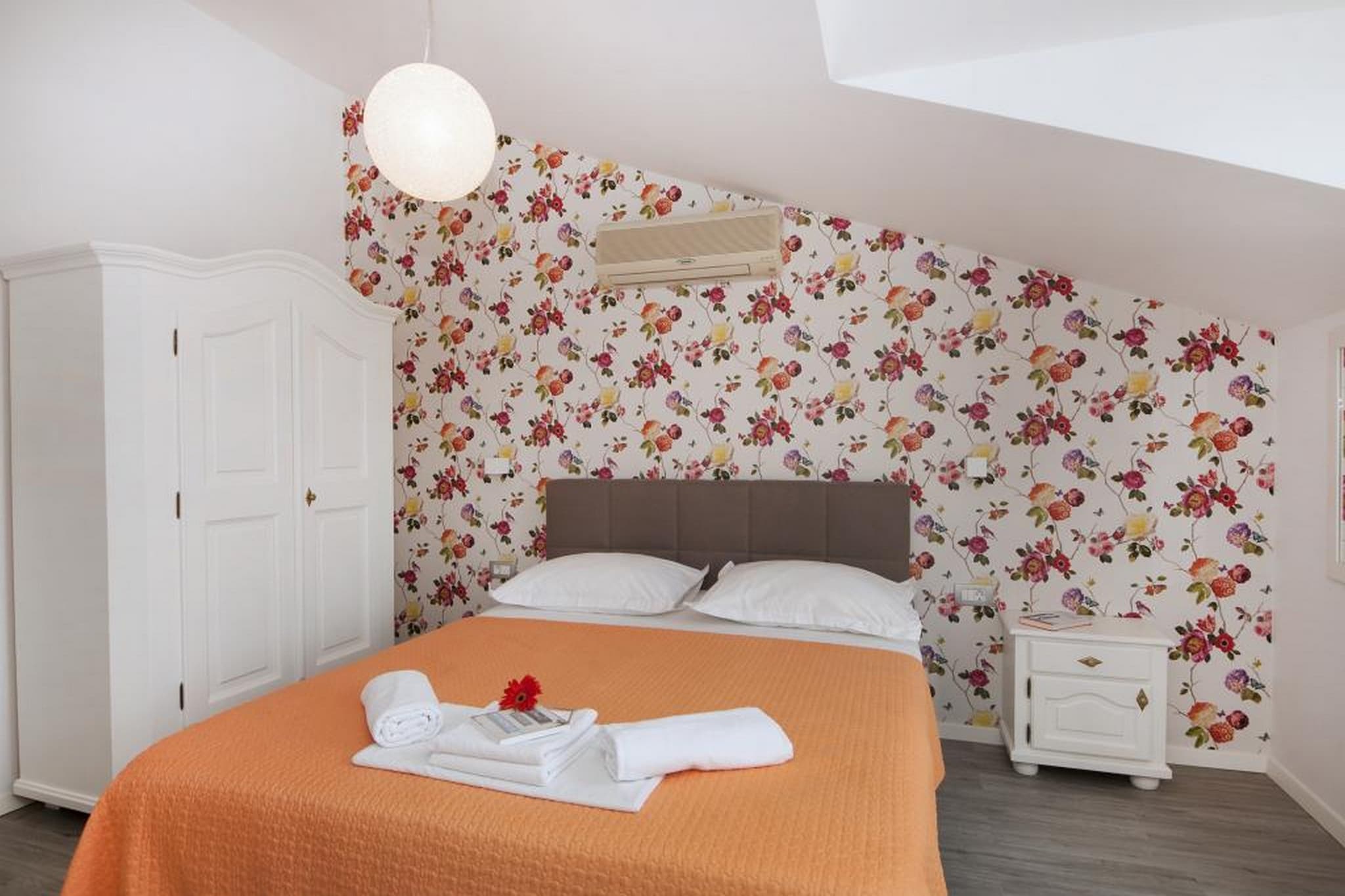 Apartments Villa Angela - Studio Apartment with Balcony and Sea View (Dajana)-Chambre