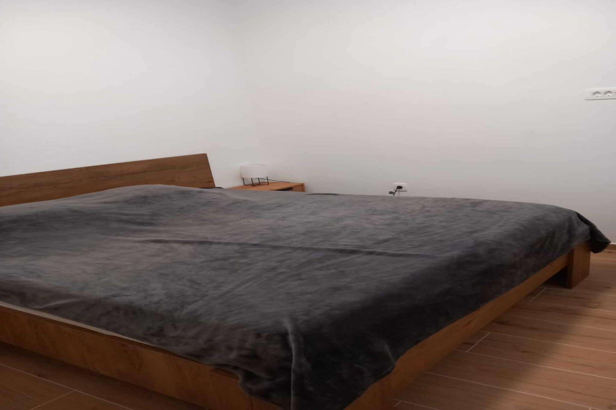 Apartments Kalajzic - Two Bedroom Apartment with Garden and Terrace(A2) (ST)-Chambre