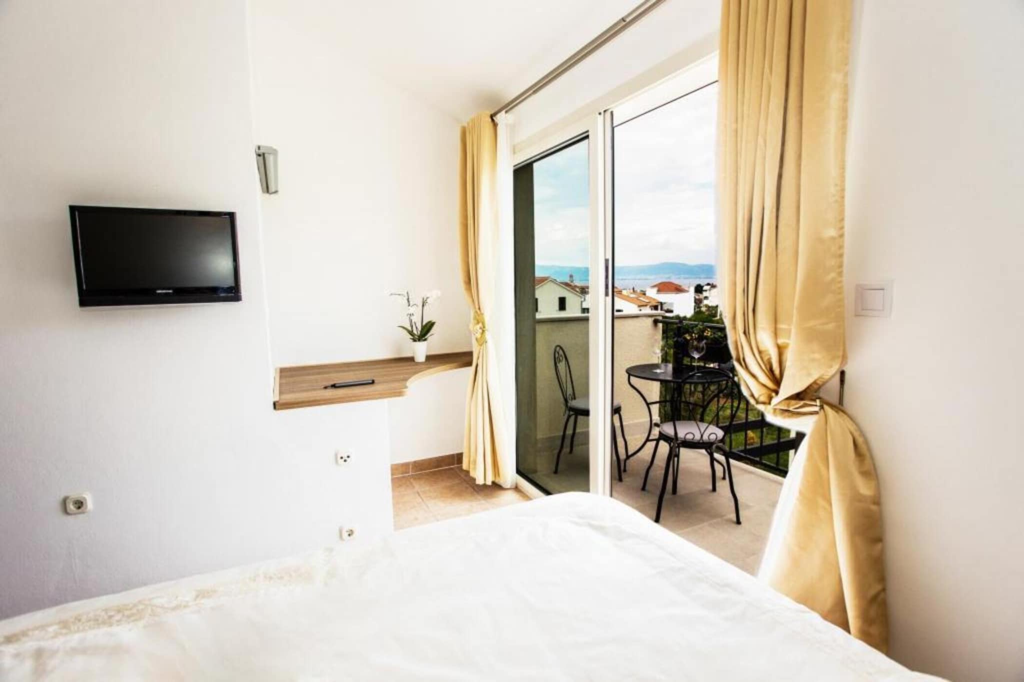 Villa Suzy Lux- Duplex Two Bedroom Villa with Swimming Pool and Sea View-Slaapkamer