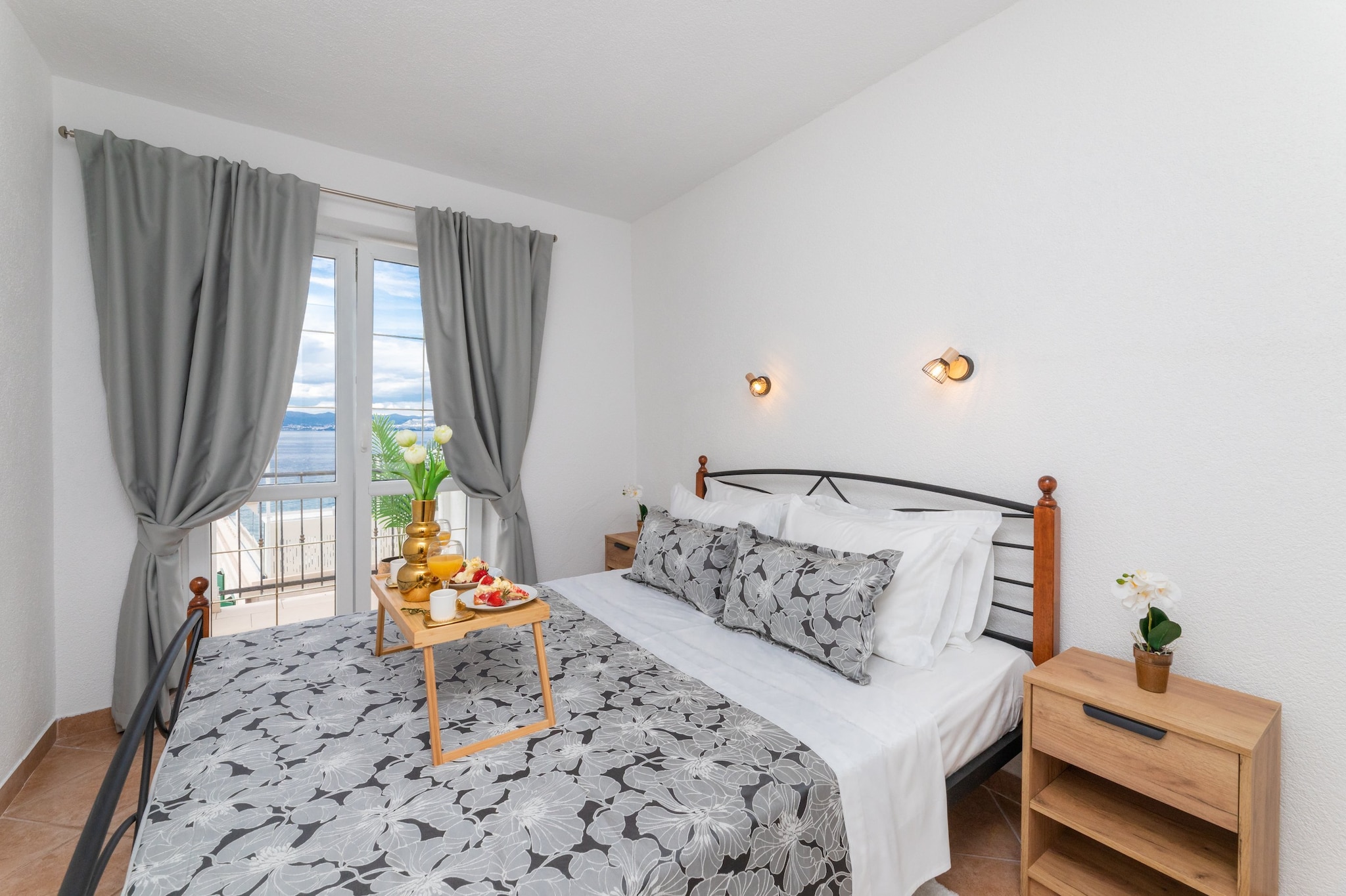 Apartments Tino- Two Bedroom Apartment with Terrace and Sea View(A2)-Bedroom
