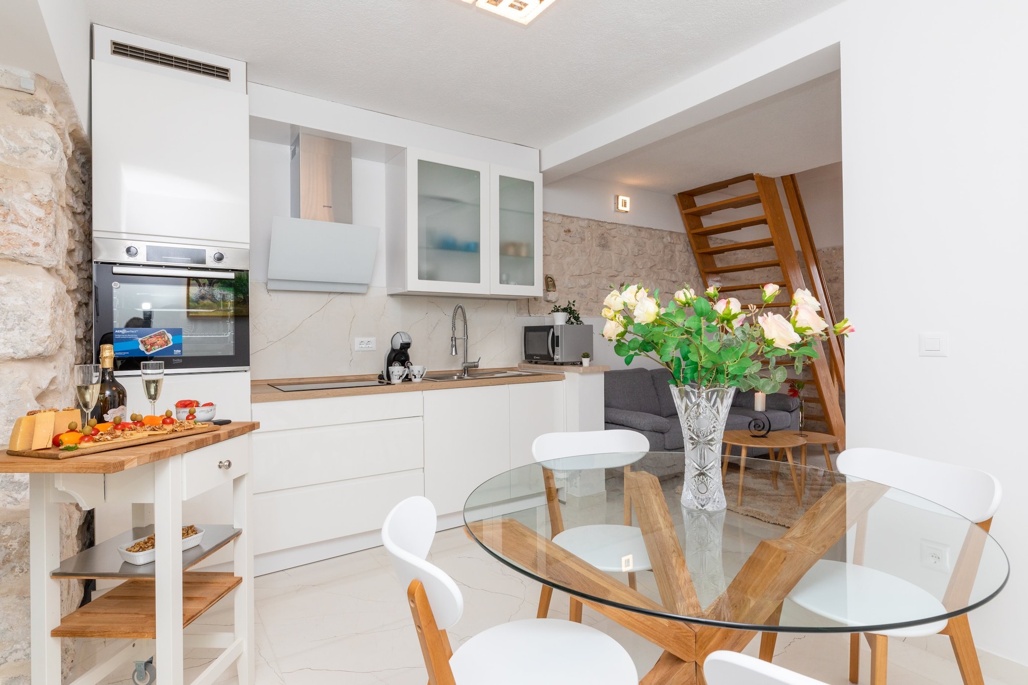 Apartments Tino- Two Bedroom Apartment with Terrace and Sea View(A2)-Dining room