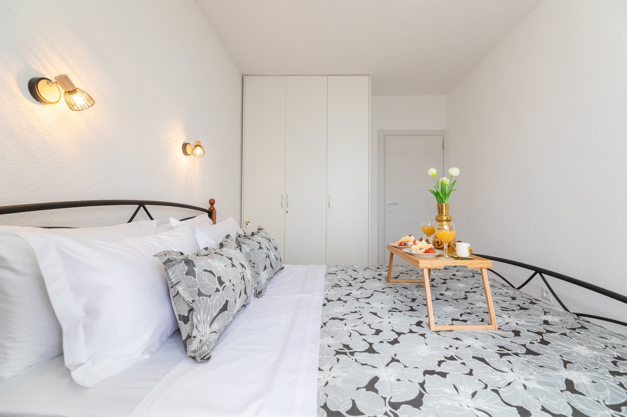 Apartments Tino- Two Bedroom Apartment with Terrace and Sea View(A2)-Bedroom