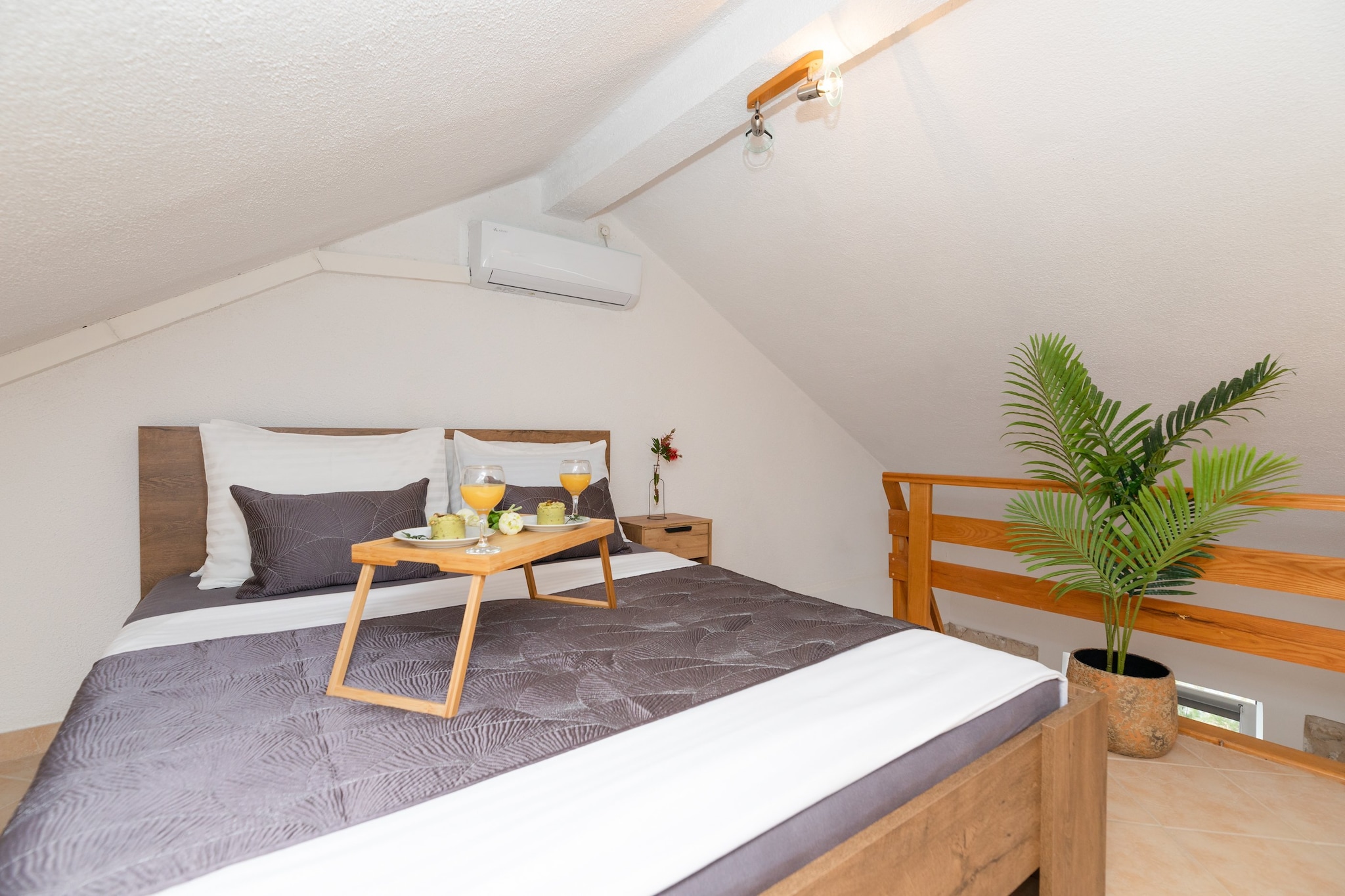 Apartments Tino- Two Bedroom Apartment with Terrace and Sea View(A2)-Bedroom