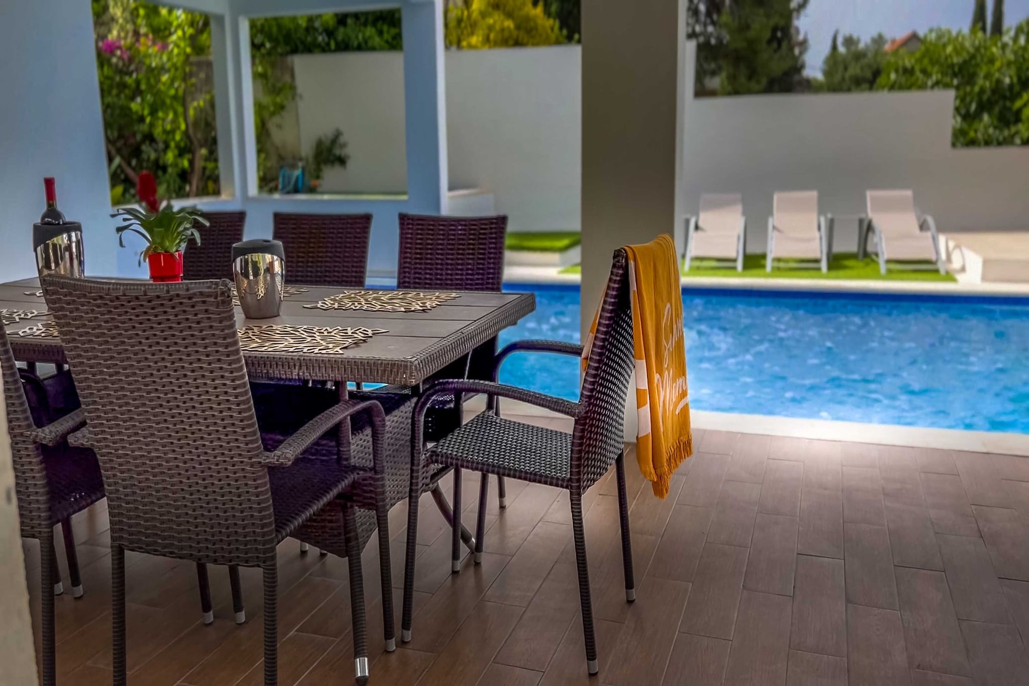 Villa Luciana Residence - Five-Bedroom Villa with Two Pools and Spa Center-Buitenlucht