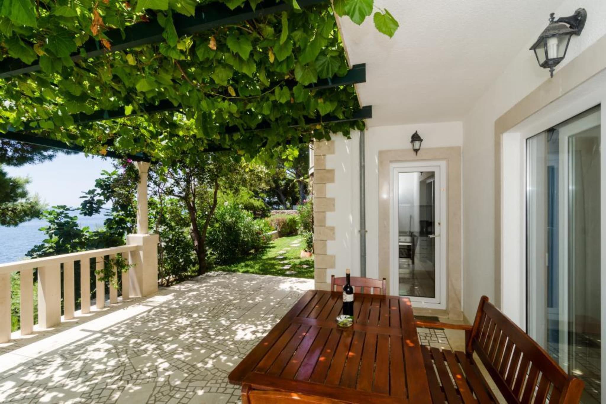 Apartments Plavac Mali- Comfort One Bedroom Apartment with Terrace and Sea View