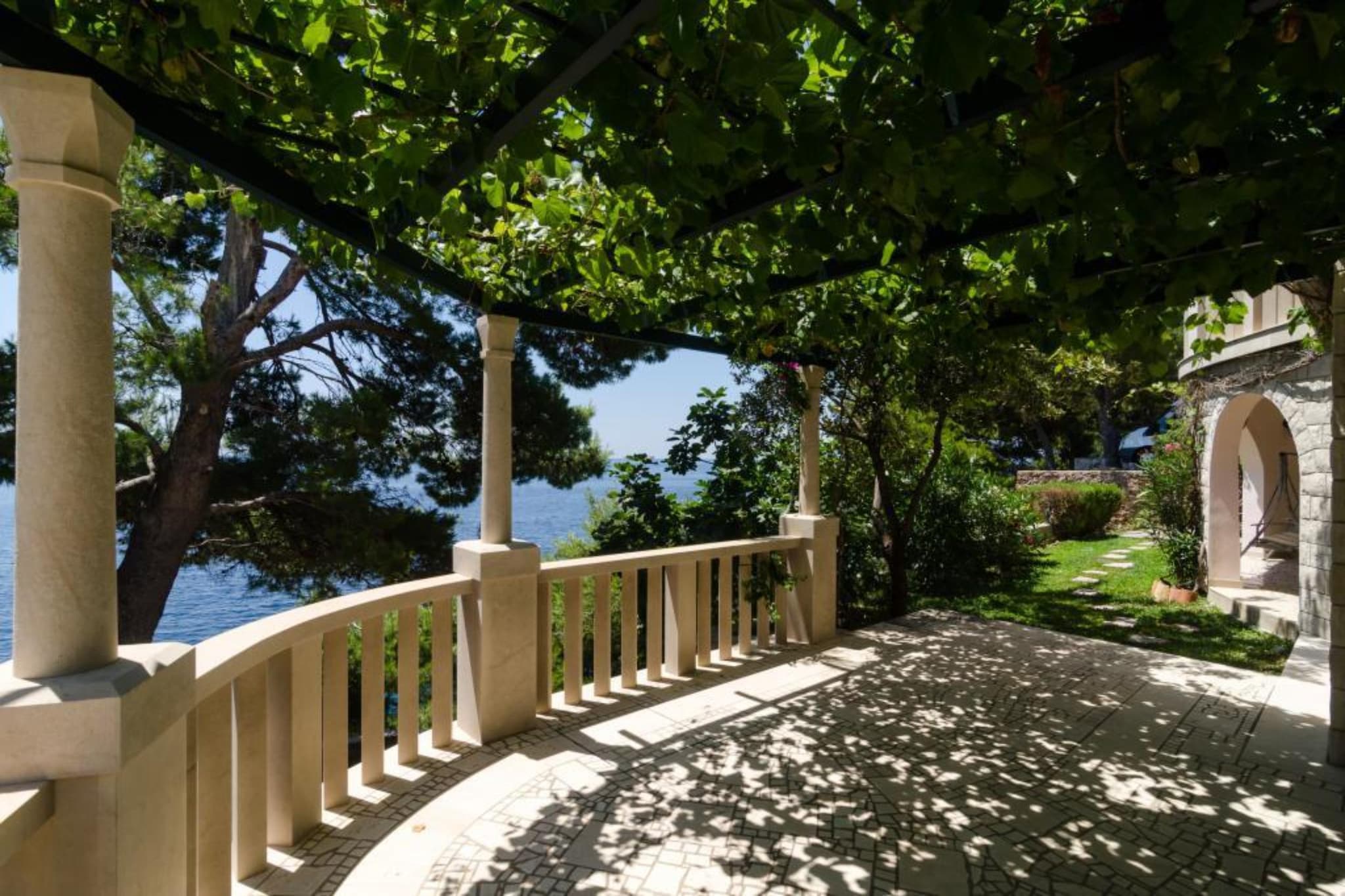 Apartments Plavac Mali- Comfort One Bedroom Apartment with Terrace and Sea View-Terrasbalkon