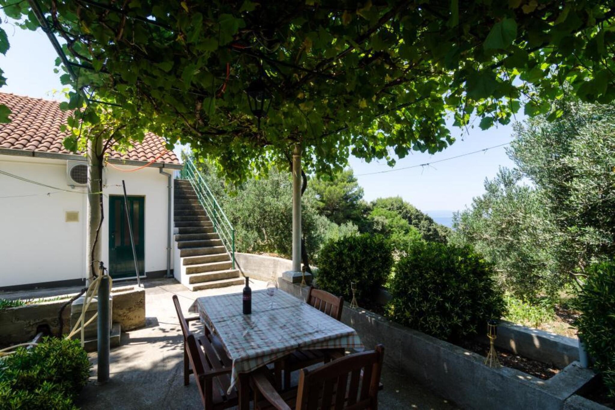 Holiday Home Blue Vineyard- Three Bedroom House with Terrace and Sea View-Terrasbalkon