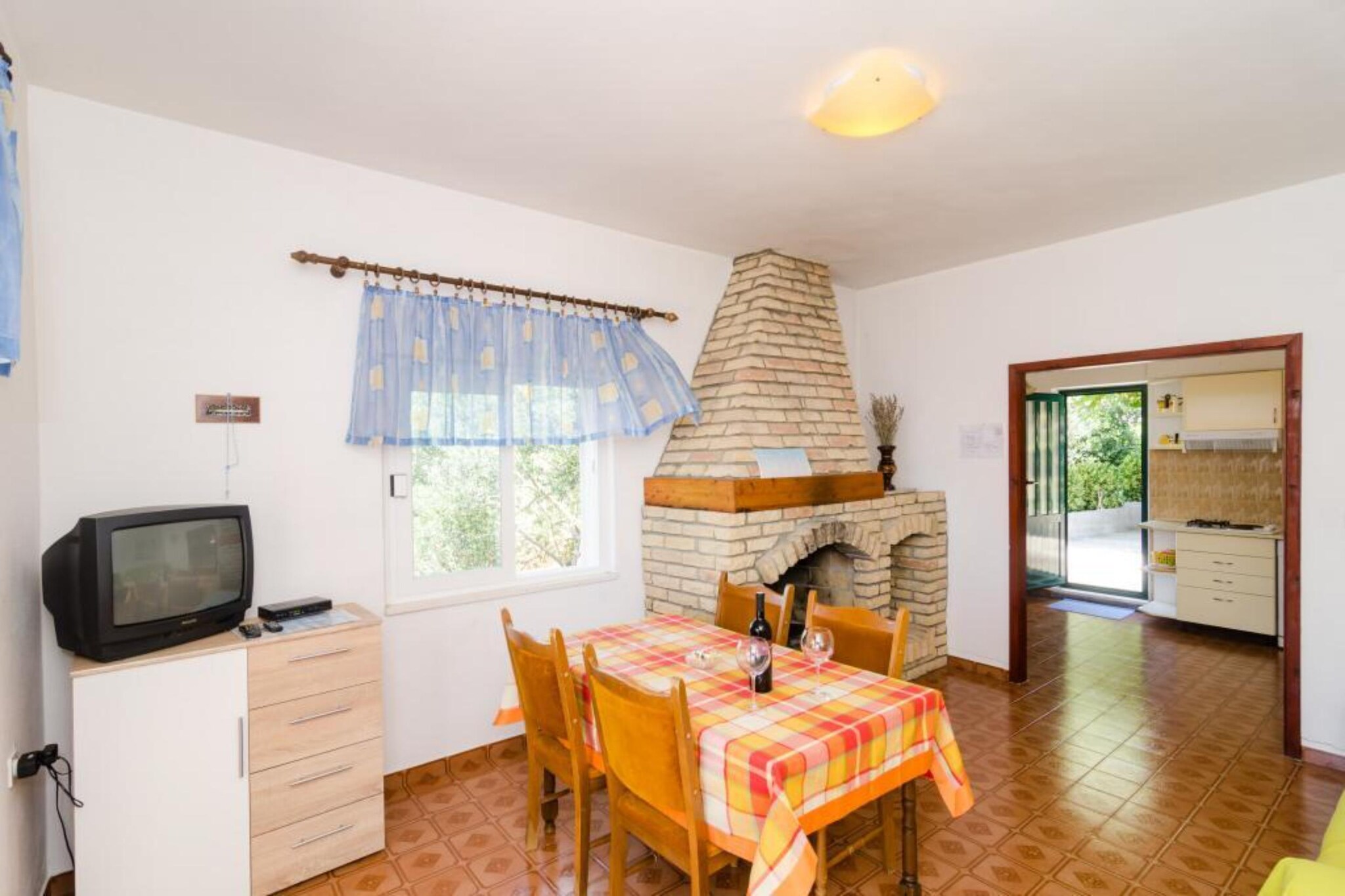 Holiday Home Blue Vineyard- Three Bedroom House with Terrace and Sea View