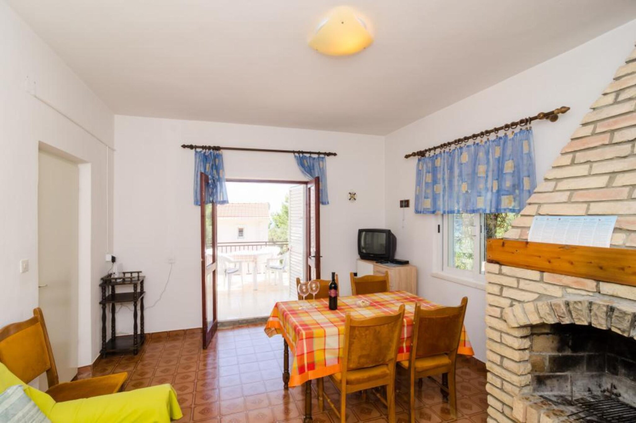 Holiday Home Blue Vineyard- Three Bedroom House with Terrace and Sea View
