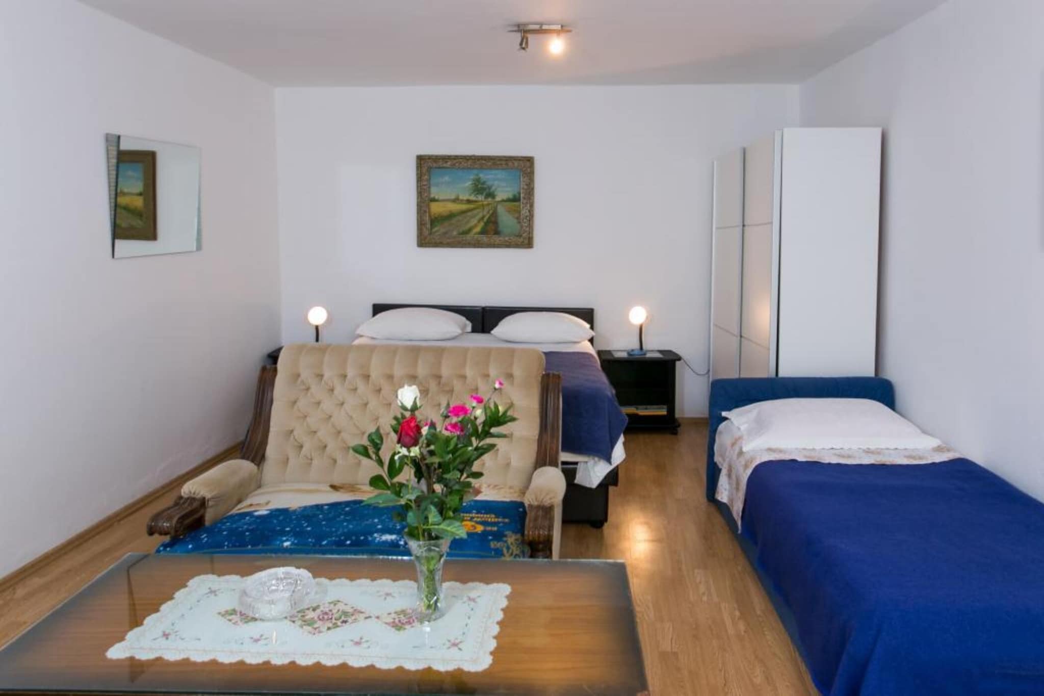 Guest House Kusalo- One Bedroom Apartment with Terrace (Apartman 4)-Wohnzimmer