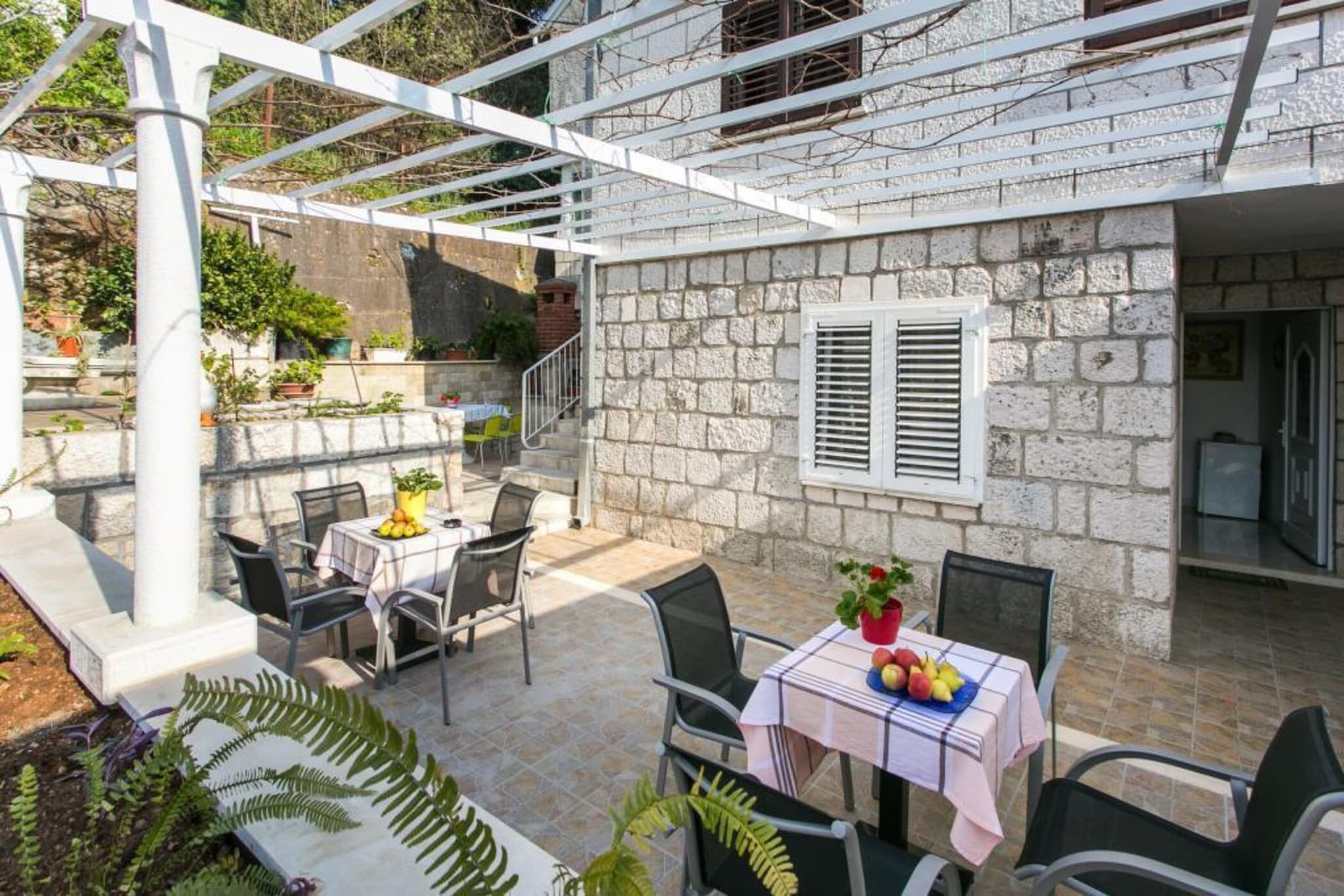 Guest House Kusalo- One Bedroom Apartment with Terrace (Apartman 4)-Terrassenbalkon