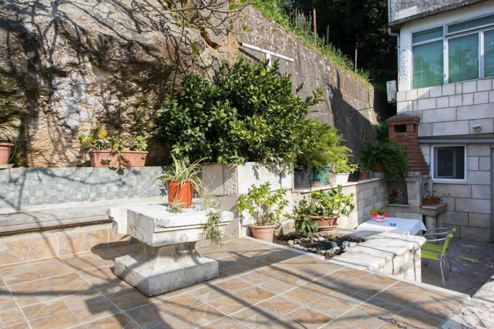Guest House Kusalo- One Bedroom Apartment with Terrace (Apartman 4)-Gärten Sommer