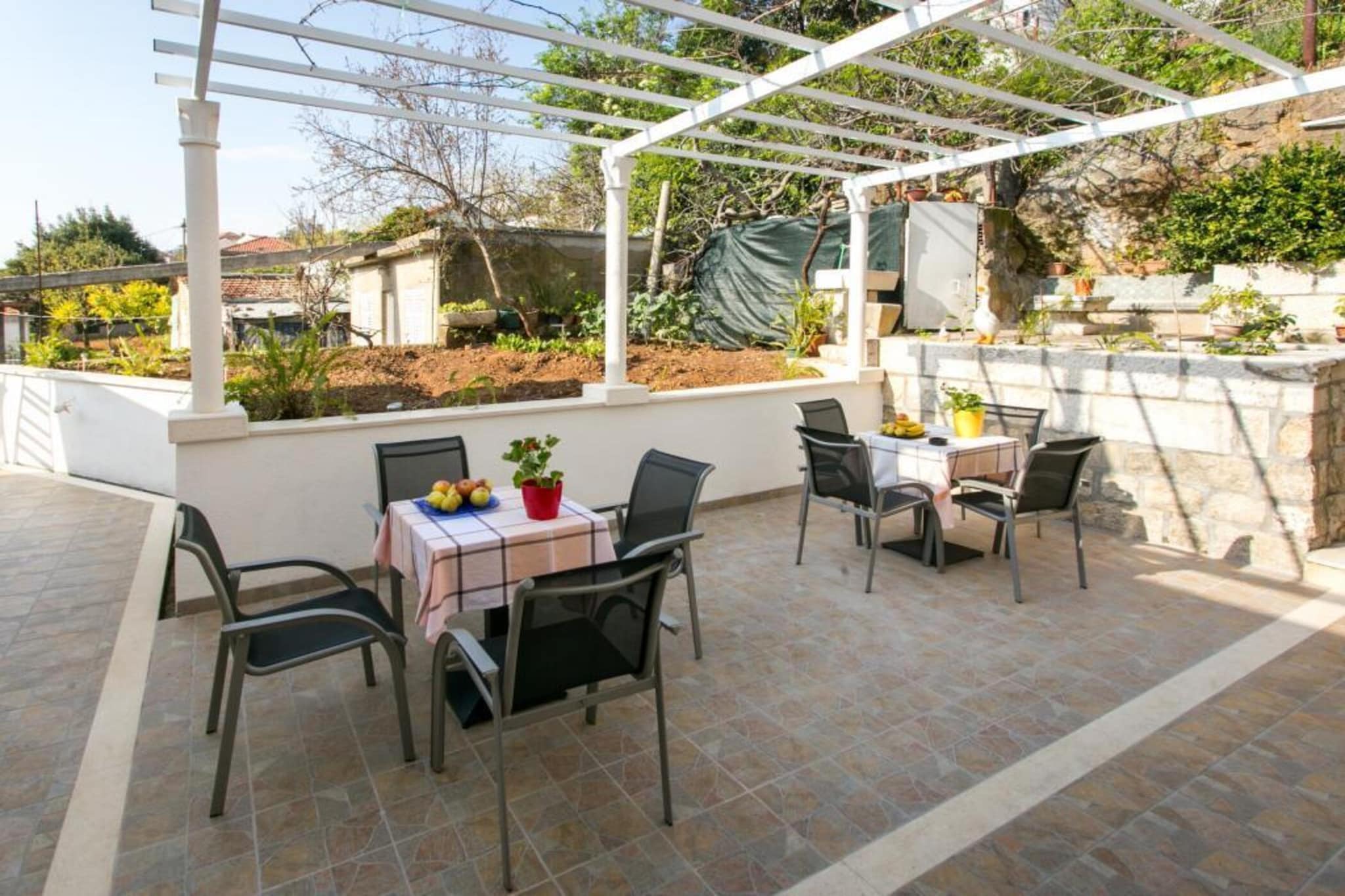 Guest House Kusalo- One Bedroom Apartment with Terrace (Apartman 4)-Terrassenbalkon