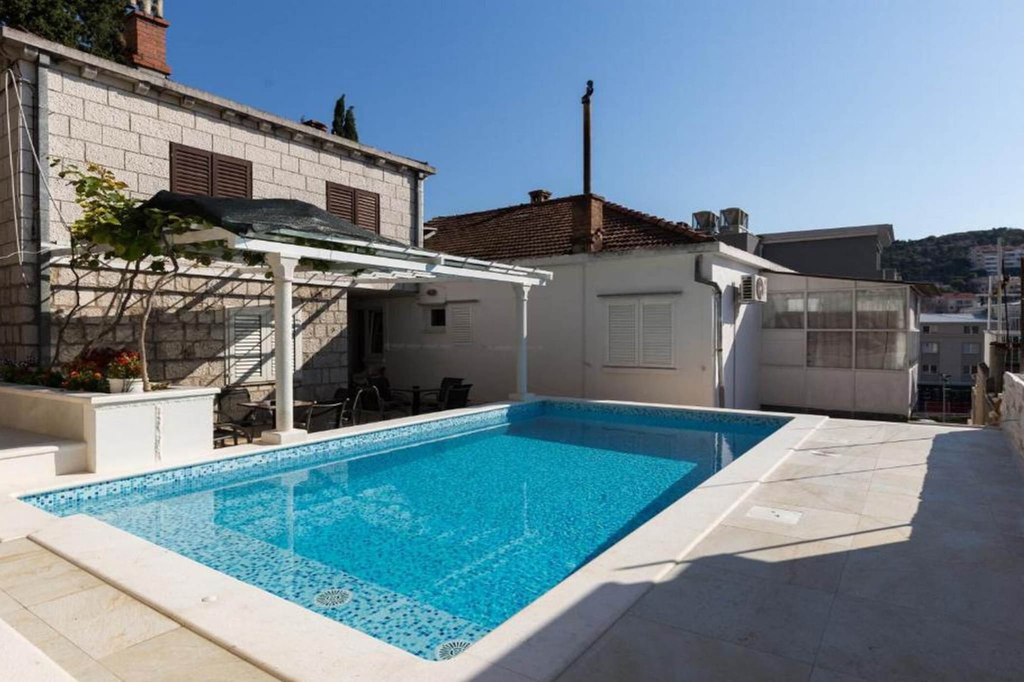 Guest House Kusalo- One Bedroom Apartment with Terrace (Apartman 4)-Schwimmbad